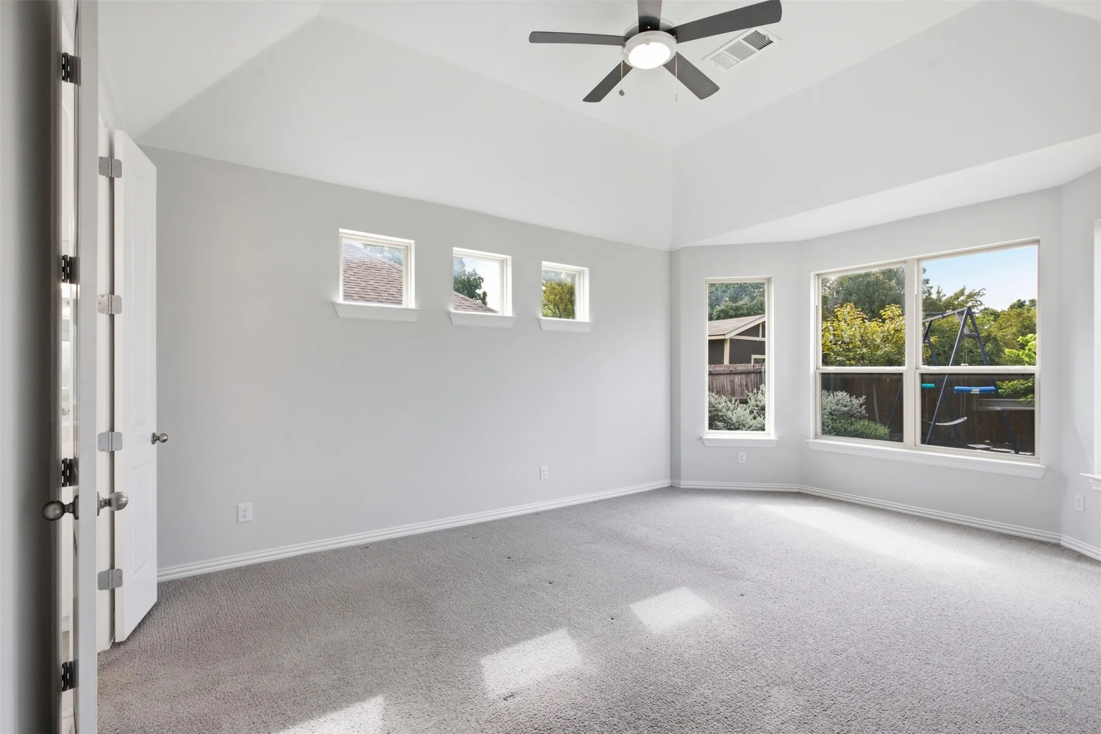 Single Family Residence For Rent in Denton County , 1121 Spanish Dove Drive, Little Elm, Texas 75068, 3 Bedroom, 3 Bathroom, 2 Garage spaces, 2,695 Sqft, built in 2019, mls#21378734, Real Estate Agent in Little Elm, Homes For Rent in Denton county, Homes For Rent in Little Elm, Realtor in Little Elm Texas, Real Estate Brokerage Independent Realty Texas, Luminita Cordes Realtor