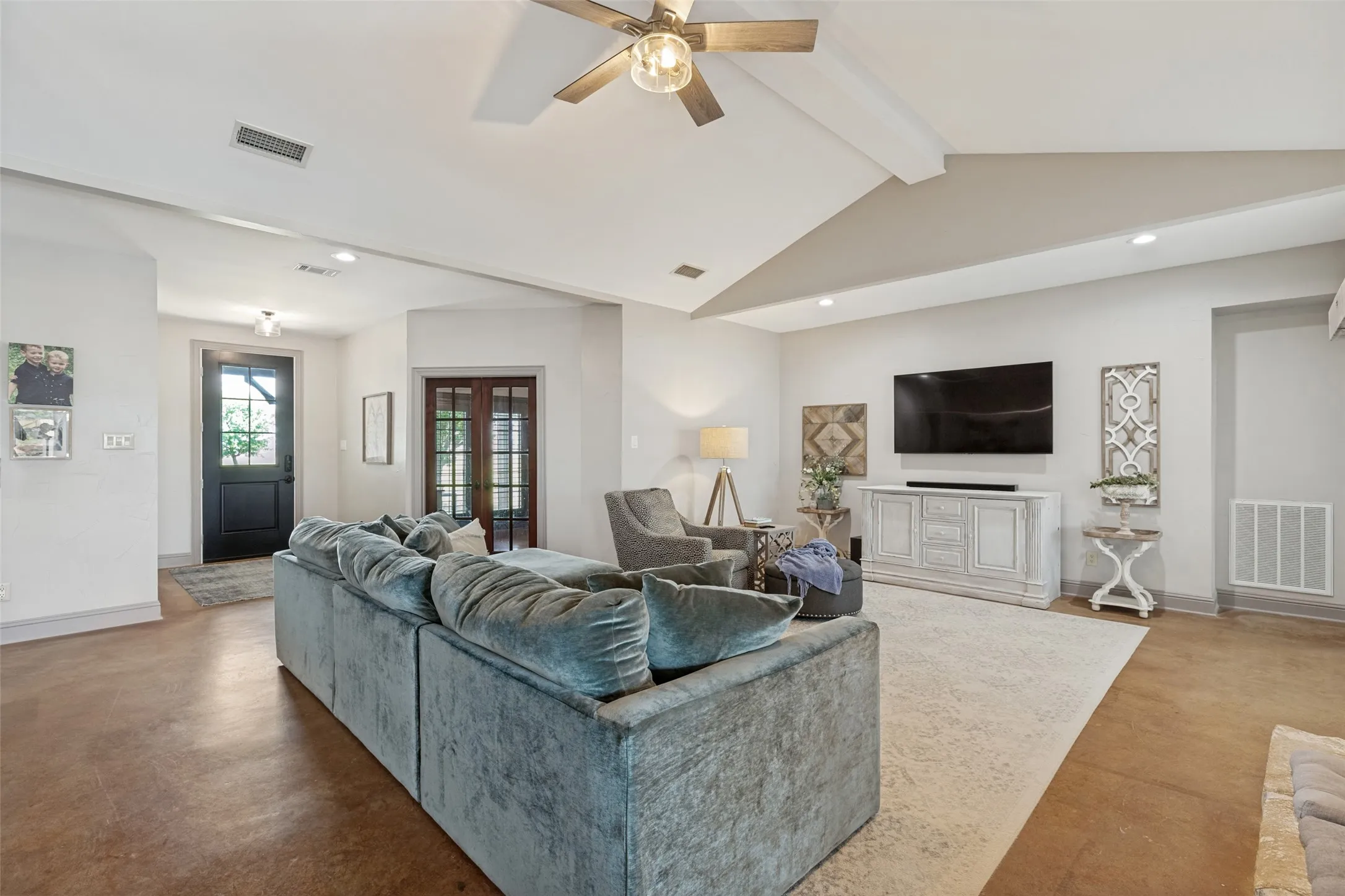 Single Family Residence For Rent in Collin County , 1177 LONE STAR Road, Celina, Texas 75009, 4 Bedroom, 3 Bathroom, 2 Garage spaces, 2,689 Sqft, built in 2004, mls#21376523, Real Estate Agent in Celina, Homes For Rent in Collin county, Homes For Rent in Celina, Realtor in Celina Texas, Real Estate Brokerage Independent Realty Texas, Luminita Cordes Realtor