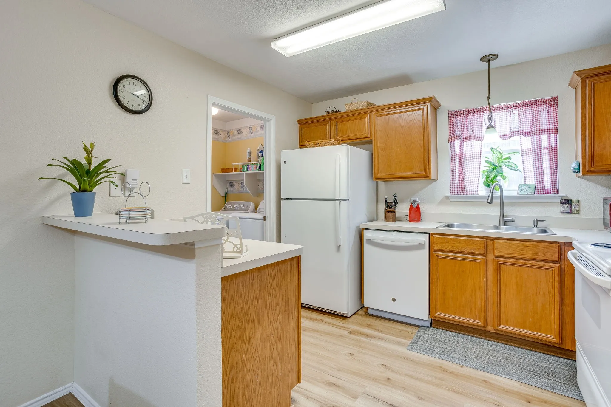 Single Family Residence For Sale in Tarrant County , 161 Adams Drive, Crowley, Texas 76036, 3 Bedroom, 2 Bathroom, 2 Garage spaces, 1,530 Sqft, built in 2002, mls#21379206, Real Estate Agent in Crowley, Homes For Sale in Tarrant county, Homes For Sale in Crowley, Realtor in Crowley Texas, Real Estate Brokerage Independent Realty Texas, Luminita Cordes Realtor
