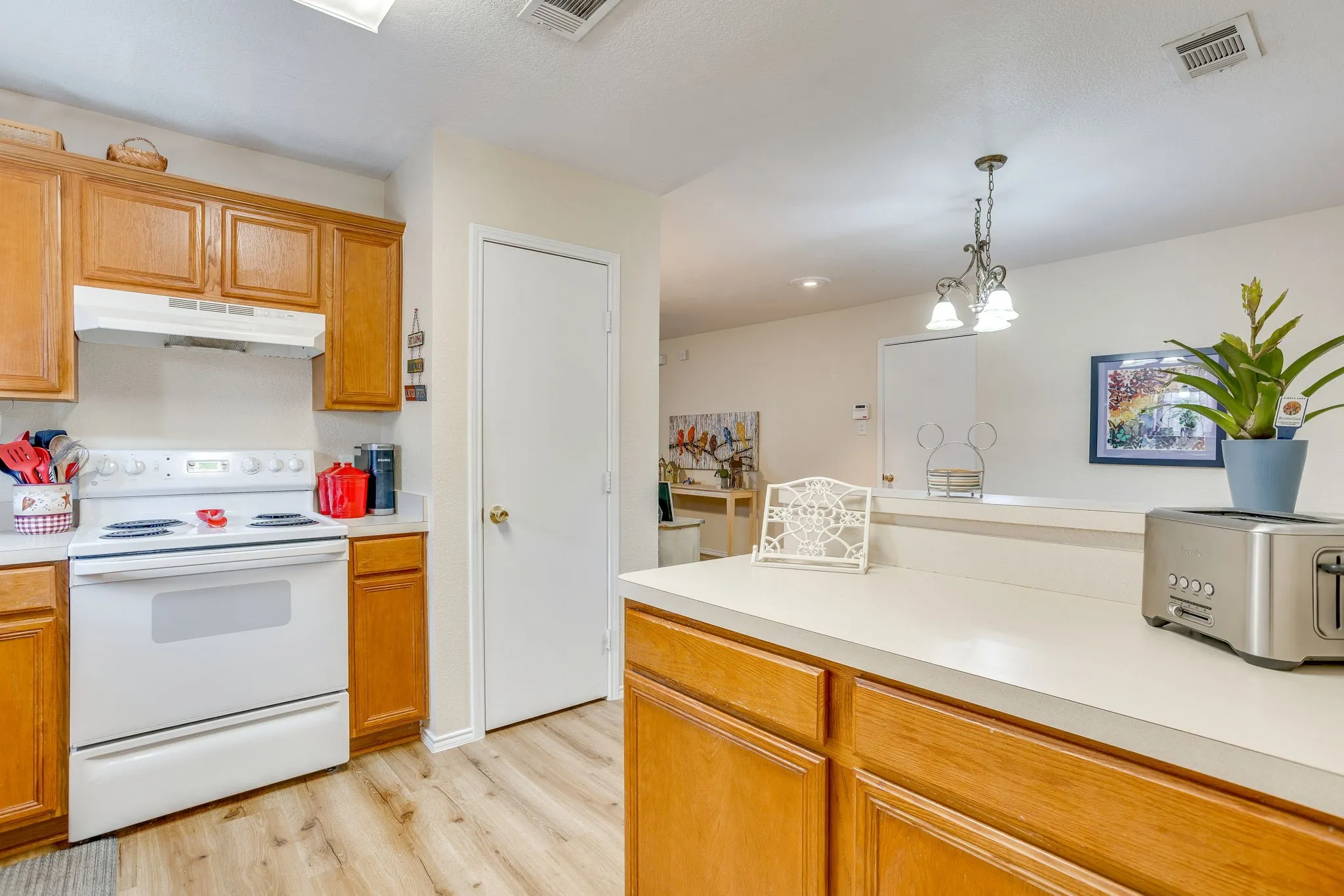 Single Family Residence For Sale in Tarrant County , 161 Adams Drive, Crowley, Texas 76036, 3 Bedroom, 2 Bathroom, 2 Garage spaces, 1,530 Sqft, built in 2002, mls#21379206, Real Estate Agent in Crowley, Homes For Sale in Tarrant county, Homes For Sale in Crowley, Realtor in Crowley Texas, Real Estate Brokerage Independent Realty Texas, Luminita Cordes Realtor