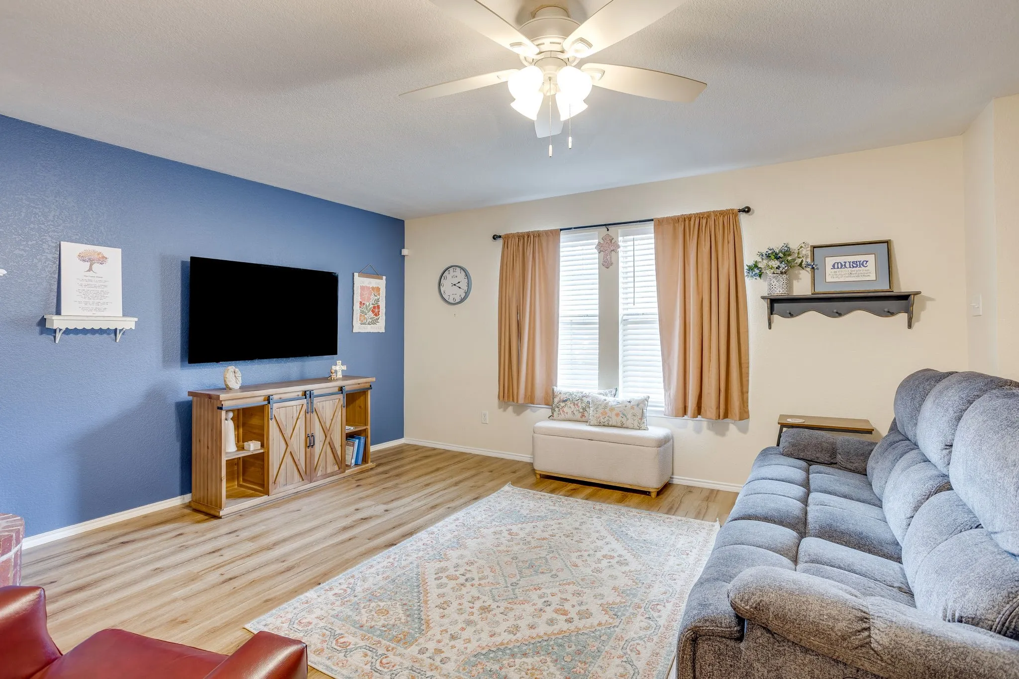 Single Family Residence For Sale in Tarrant County , 161 Adams Drive, Crowley, Texas 76036, 3 Bedroom, 2 Bathroom, 2 Garage spaces, 1,530 Sqft, built in 2002, mls#21379206, Real Estate Agent in Crowley, Homes For Sale in Tarrant county, Homes For Sale in Crowley, Realtor in Crowley Texas, Real Estate Brokerage Independent Realty Texas, Luminita Cordes Realtor