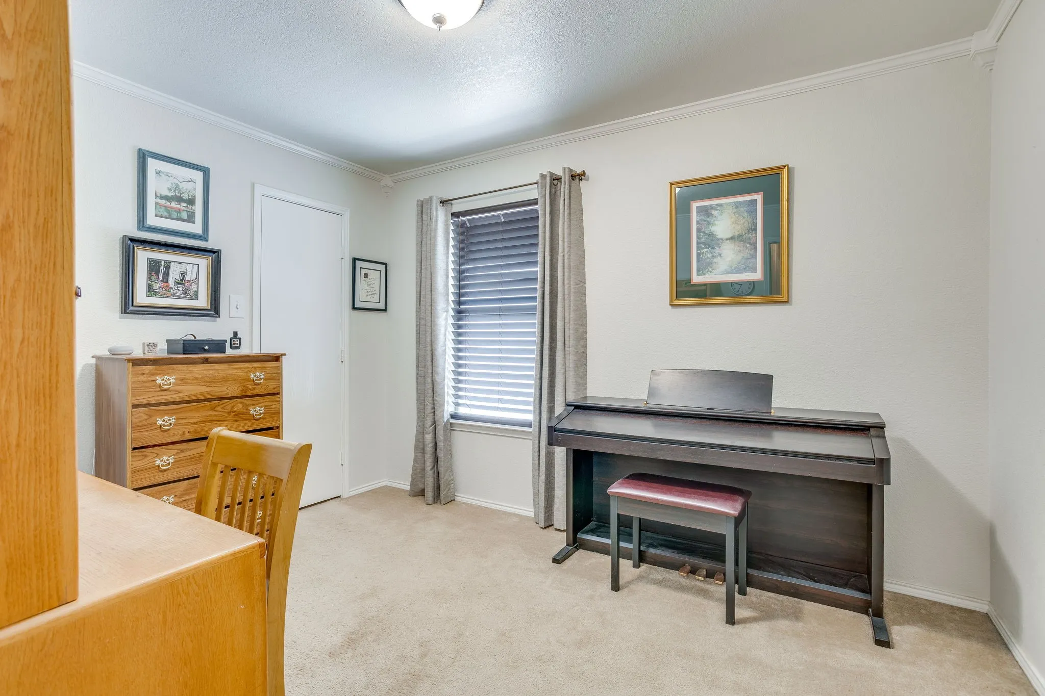 Single Family Residence For Sale in Tarrant County , 161 Adams Drive, Crowley, Texas 76036, 3 Bedroom, 2 Bathroom, 2 Garage spaces, 1,530 Sqft, built in 2002, mls#21379206, Real Estate Agent in Crowley, Homes For Sale in Tarrant county, Homes For Sale in Crowley, Realtor in Crowley Texas, Real Estate Brokerage Independent Realty Texas, Luminita Cordes Realtor
