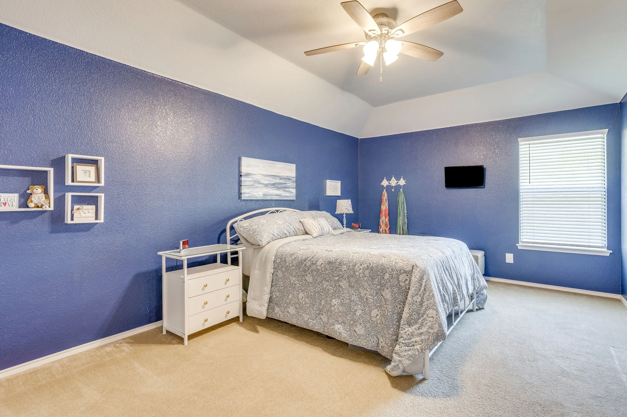 Single Family Residence For Sale in Tarrant County , 161 Adams Drive, Crowley, Texas 76036, 3 Bedroom, 2 Bathroom, 2 Garage spaces, 1,530 Sqft, built in 2002, mls#21379206, Real Estate Agent in Crowley, Homes For Sale in Tarrant county, Homes For Sale in Crowley, Realtor in Crowley Texas, Real Estate Brokerage Independent Realty Texas, Luminita Cordes Realtor