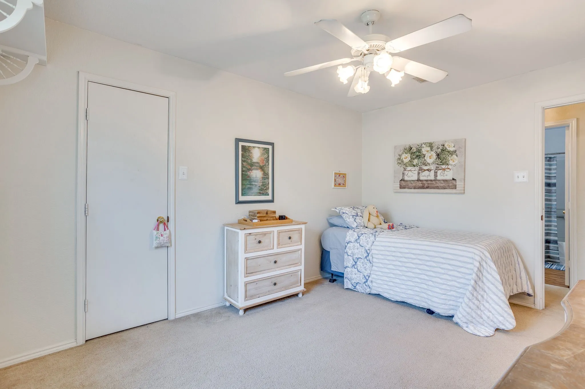 Single Family Residence For Sale in Tarrant County , 161 Adams Drive, Crowley, Texas 76036, 3 Bedroom, 2 Bathroom, 2 Garage spaces, 1,530 Sqft, built in 2002, mls#21379206, Real Estate Agent in Crowley, Homes For Sale in Tarrant county, Homes For Sale in Crowley, Realtor in Crowley Texas, Real Estate Brokerage Independent Realty Texas, Luminita Cordes Realtor
