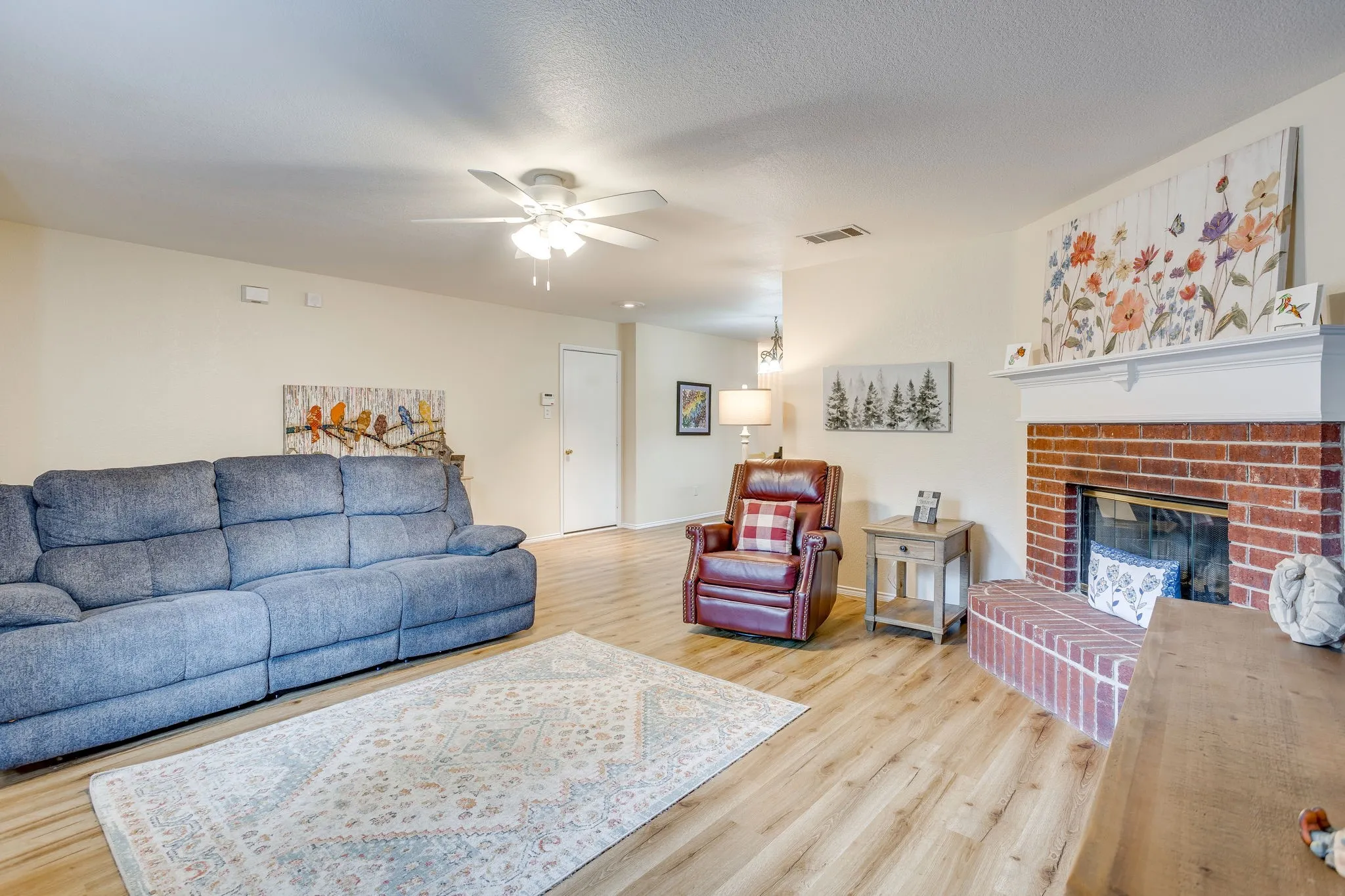 Single Family Residence For Sale in Tarrant County , 161 Adams Drive, Crowley, Texas 76036, 3 Bedroom, 2 Bathroom, 2 Garage spaces, 1,530 Sqft, built in 2002, mls#21379206, Real Estate Agent in Crowley, Homes For Sale in Tarrant county, Homes For Sale in Crowley, Realtor in Crowley Texas, Real Estate Brokerage Independent Realty Texas, Luminita Cordes Realtor