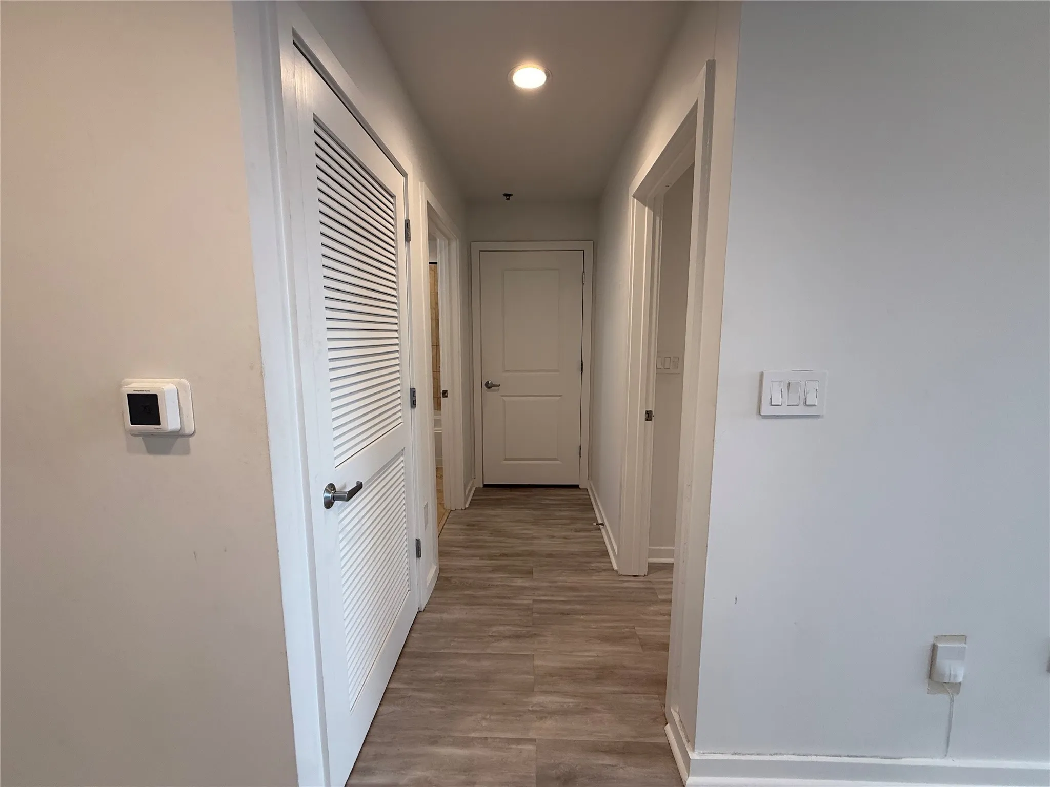 Condominium For Rent in Dallas County , 1200 Main Street 902, Dallas, Texas 75202, 1 Bedroom, 1 Bathroom, 1 Garage spaces, 660 Sqft, built in 1974, mls#21378163, Real Estate Agent in Dallas, Homes For Rent in Dallas county, Homes For Rent in Dallas, Realtor in Dallas Texas, Real Estate Brokerage Independent Realty Texas, Luminita Cordes Realtor