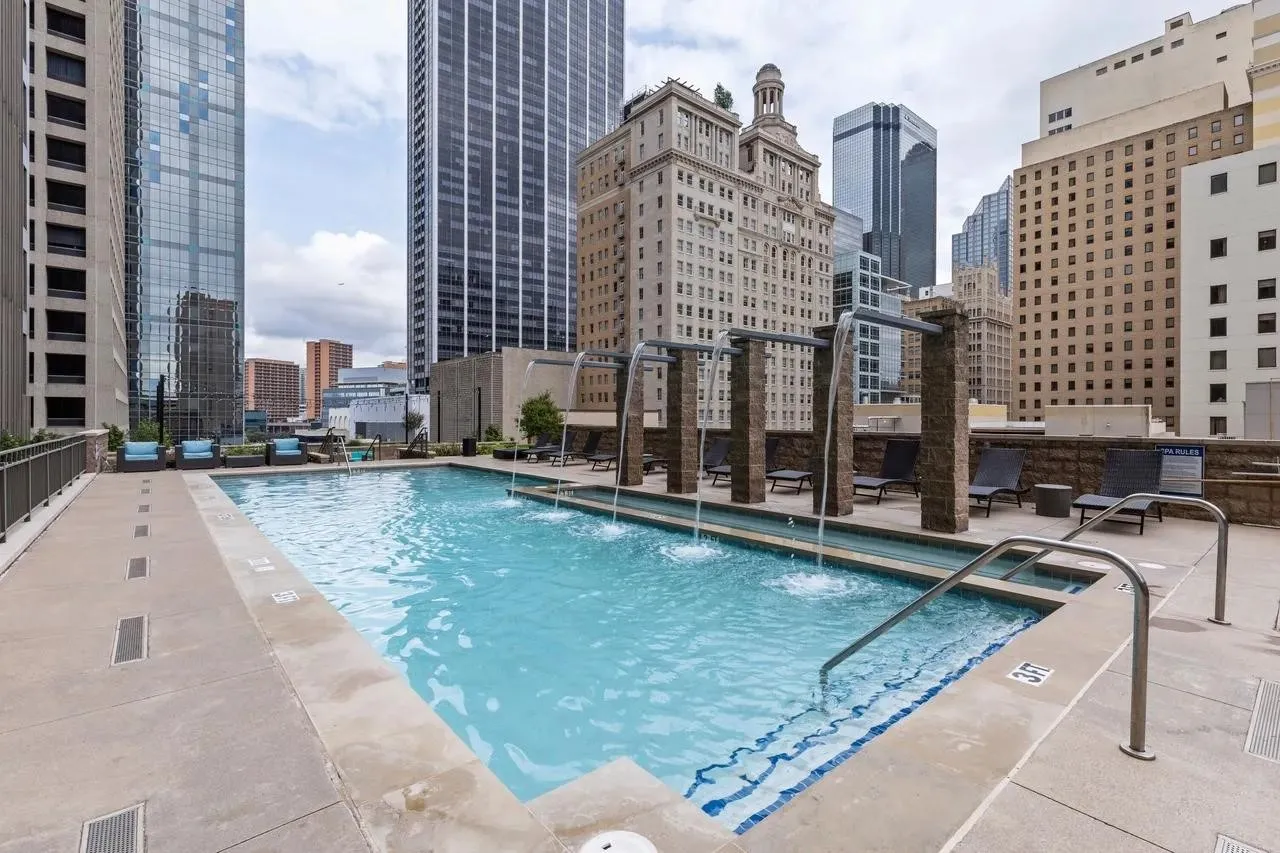 Condominium For Rent in Dallas County , 1200 Main Street 902, Dallas, Texas 75202, 1 Bedroom, 1 Bathroom, 1 Garage spaces, 660 Sqft, built in 1974, mls#21378163, Real Estate Agent in Dallas, Homes For Rent in Dallas county, Homes For Rent in Dallas, Realtor in Dallas Texas, Real Estate Brokerage Independent Realty Texas, Luminita Cordes Realtor