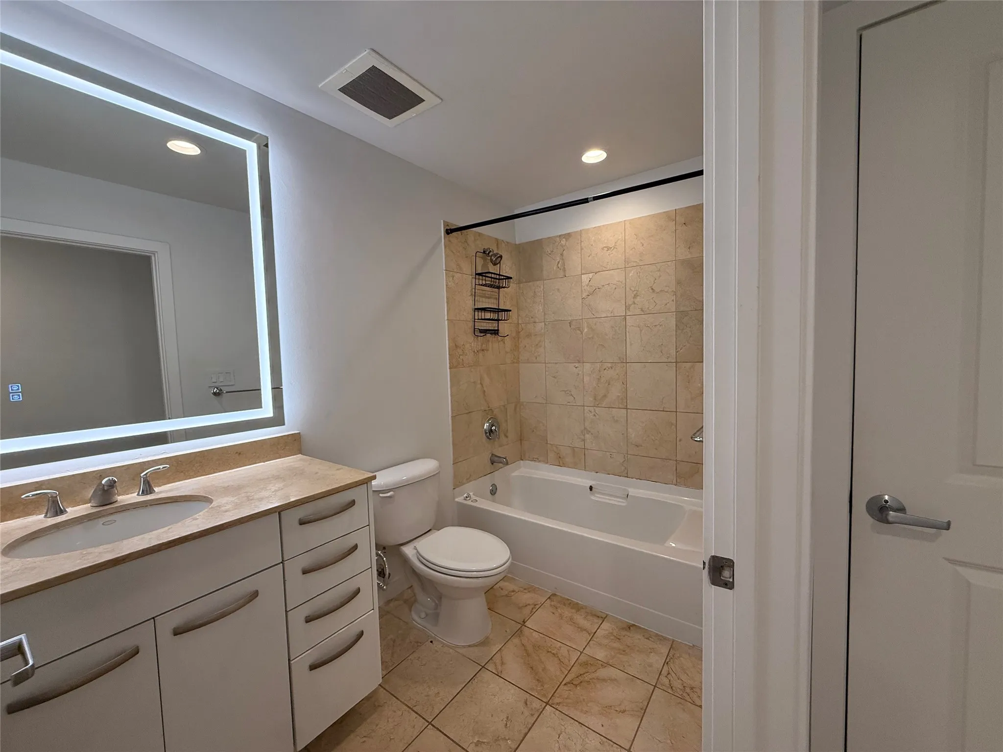 Condominium For Rent in Dallas County , 1200 Main Street 902, Dallas, Texas 75202, 1 Bedroom, 1 Bathroom, 1 Garage spaces, 660 Sqft, built in 1974, mls#21378163, Real Estate Agent in Dallas, Homes For Rent in Dallas county, Homes For Rent in Dallas, Realtor in Dallas Texas, Real Estate Brokerage Independent Realty Texas, Luminita Cordes Realtor