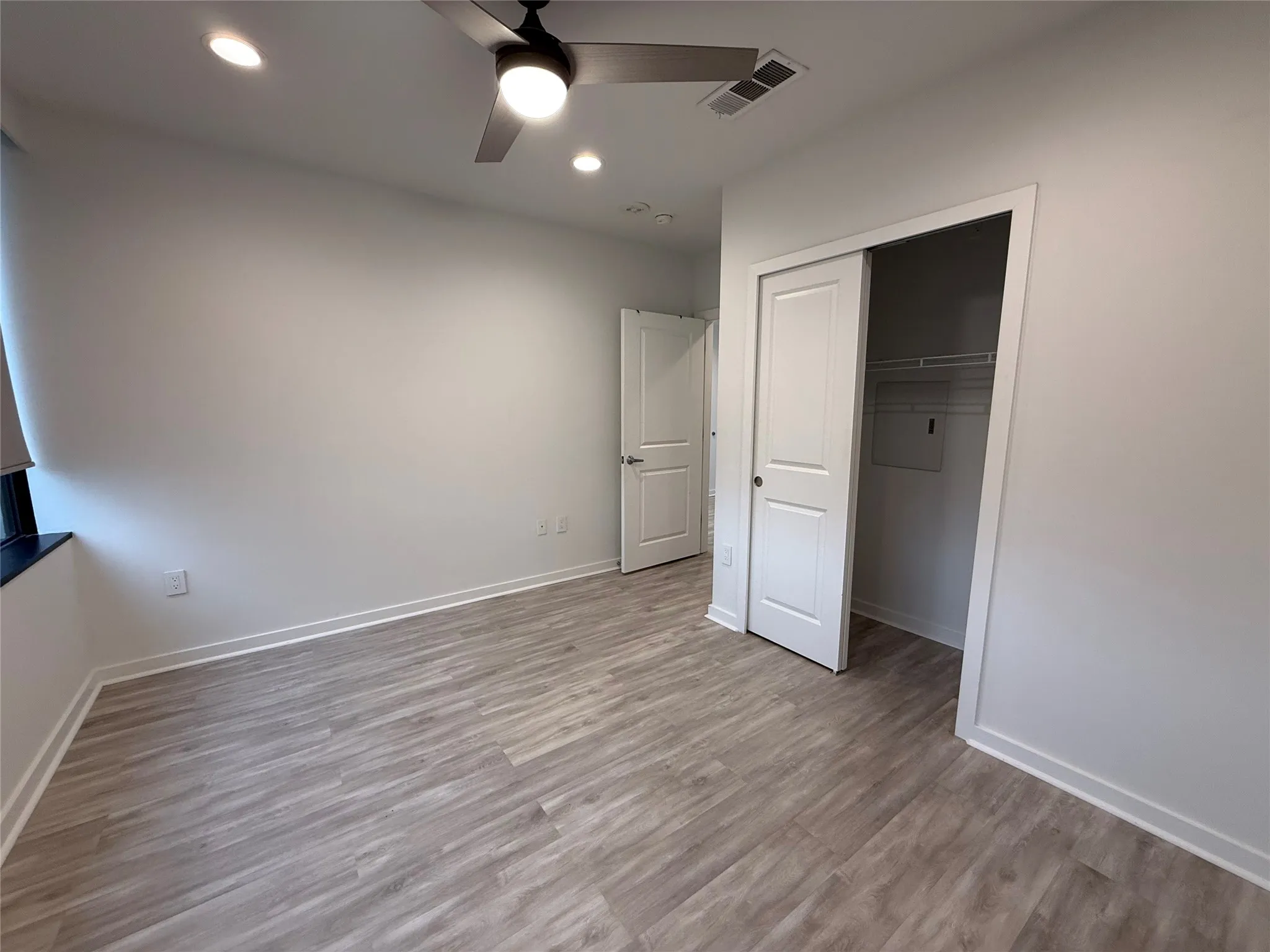 Condominium For Rent in Dallas County , 1200 Main Street 902, Dallas, Texas 75202, 1 Bedroom, 1 Bathroom, 1 Garage spaces, 660 Sqft, built in 1974, mls#21378163, Real Estate Agent in Dallas, Homes For Rent in Dallas county, Homes For Rent in Dallas, Realtor in Dallas Texas, Real Estate Brokerage Independent Realty Texas, Luminita Cordes Realtor