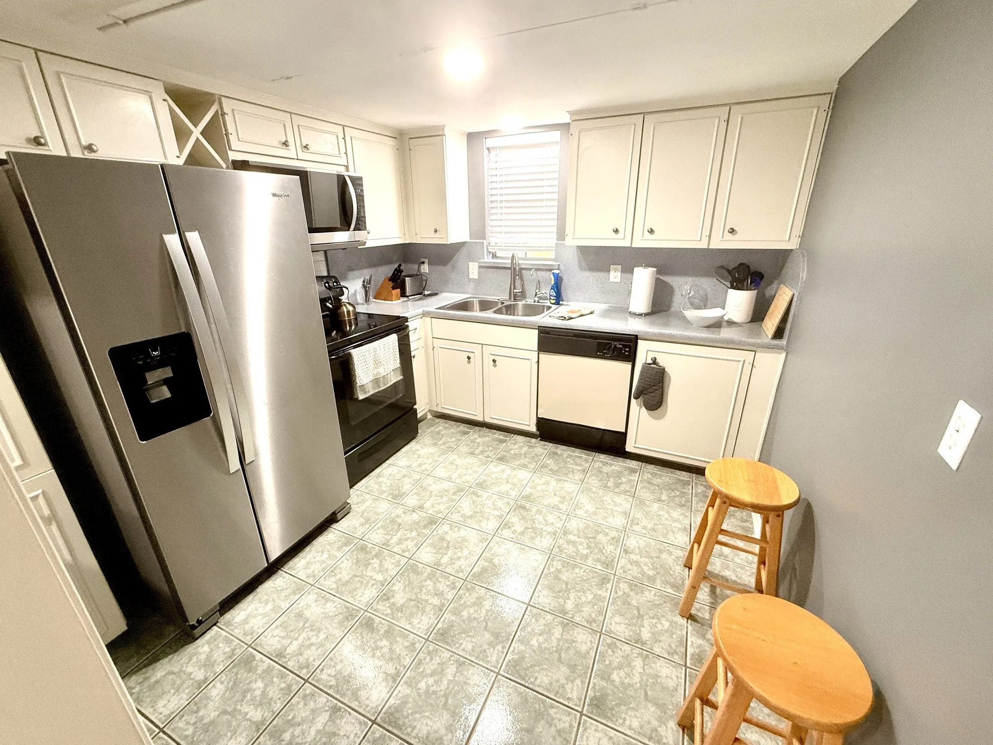 Condominium For Rent in Dallas County , 6029 E University Boulevard 110, Dallas, Texas 75206, 2 Bedroom, 2 Bathroom, Garage spaces, 1,350 Sqft, built in 1964, mls#21379352, Real Estate Agent in Dallas, Homes For Rent in Dallas county, Homes For Rent in Dallas, Realtor in Dallas Texas, Real Estate Brokerage Independent Realty Texas, Luminita Cordes Realtor