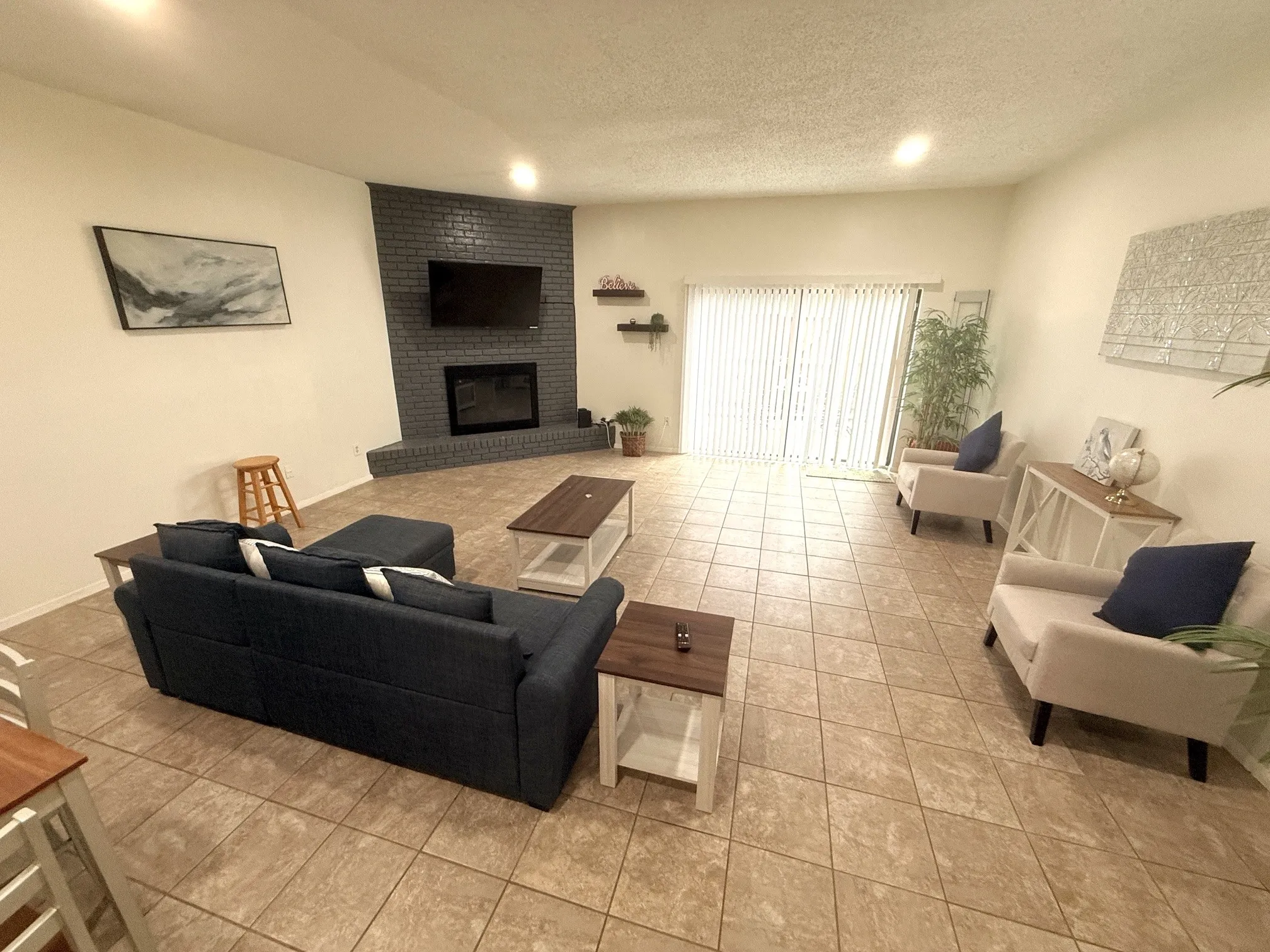 Condominium For Rent in Dallas County , 6029 E University Boulevard 110, Dallas, Texas 75206, 2 Bedroom, 2 Bathroom, Garage spaces, 1,350 Sqft, built in 1964, mls#21379352, Real Estate Agent in Dallas, Homes For Rent in Dallas county, Homes For Rent in Dallas, Realtor in Dallas Texas, Real Estate Brokerage Independent Realty Texas, Luminita Cordes Realtor