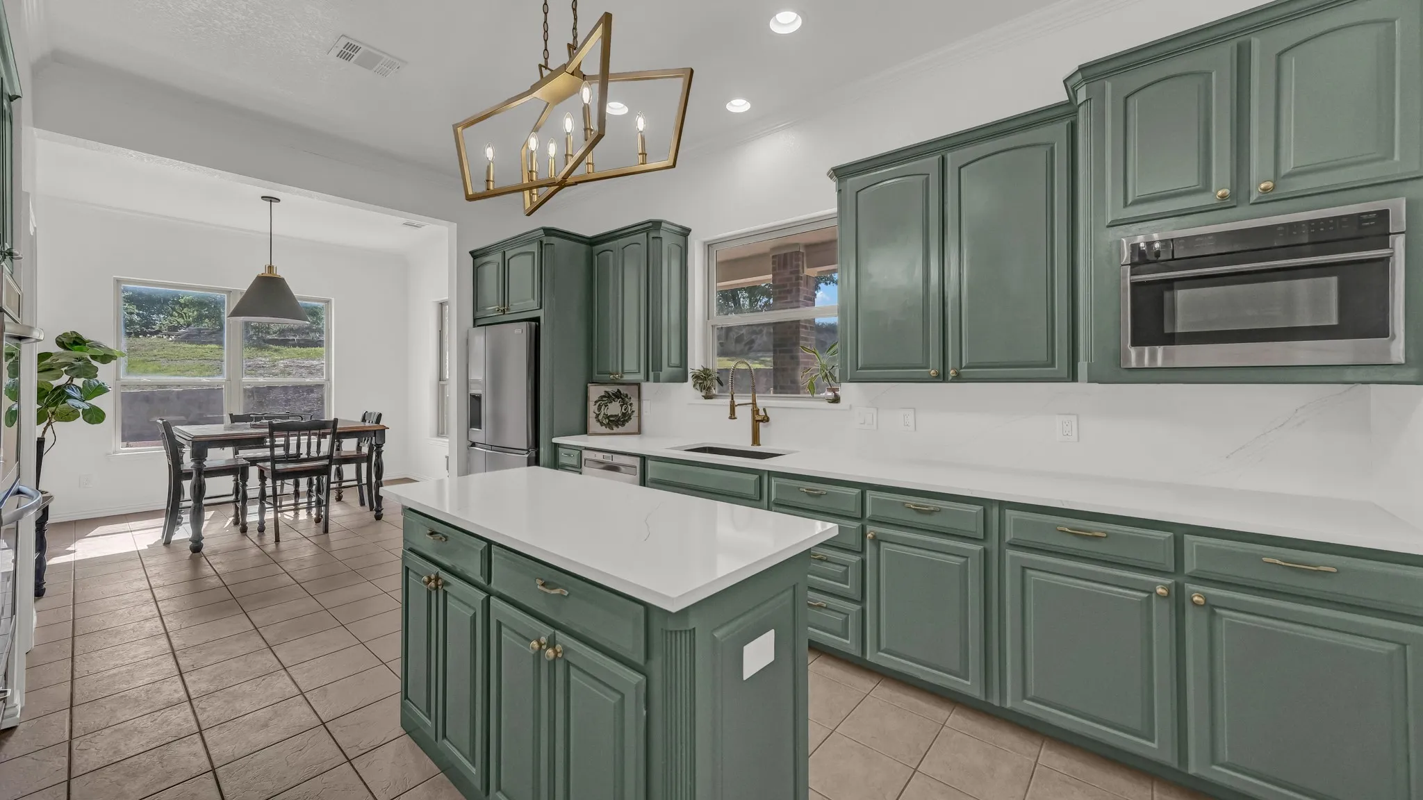 Single Family Residence For Sale in Parker County , 381 Creek Bend Drive, Aledo, Texas 76008, 5 Bedroom, 4 Bathroom, 3 Garage spaces, 4,315 Sqft, built in 2005, mls#21379330, Real Estate Agent in Aledo, Homes For Sale in Parker county, Homes For Sale in Aledo, Realtor in Aledo Texas, Real Estate Brokerage Independent Realty Texas, Luminita Cordes Realtor