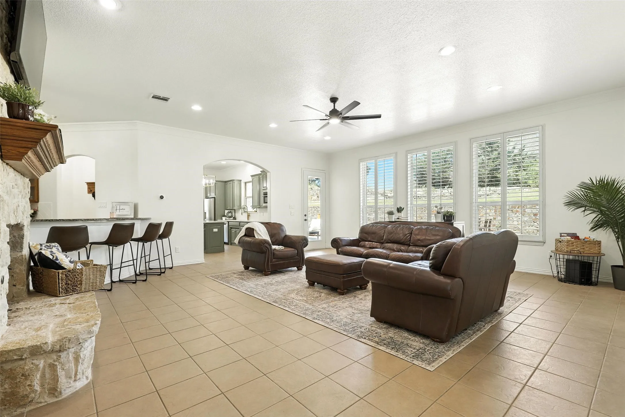 Single Family Residence For Sale in Parker County , 381 Creek Bend Drive, Aledo, Texas 76008, 5 Bedroom, 4 Bathroom, 3 Garage spaces, 4,315 Sqft, built in 2005, mls#21379330, Real Estate Agent in Aledo, Homes For Sale in Parker county, Homes For Sale in Aledo, Realtor in Aledo Texas, Real Estate Brokerage Independent Realty Texas, Luminita Cordes Realtor