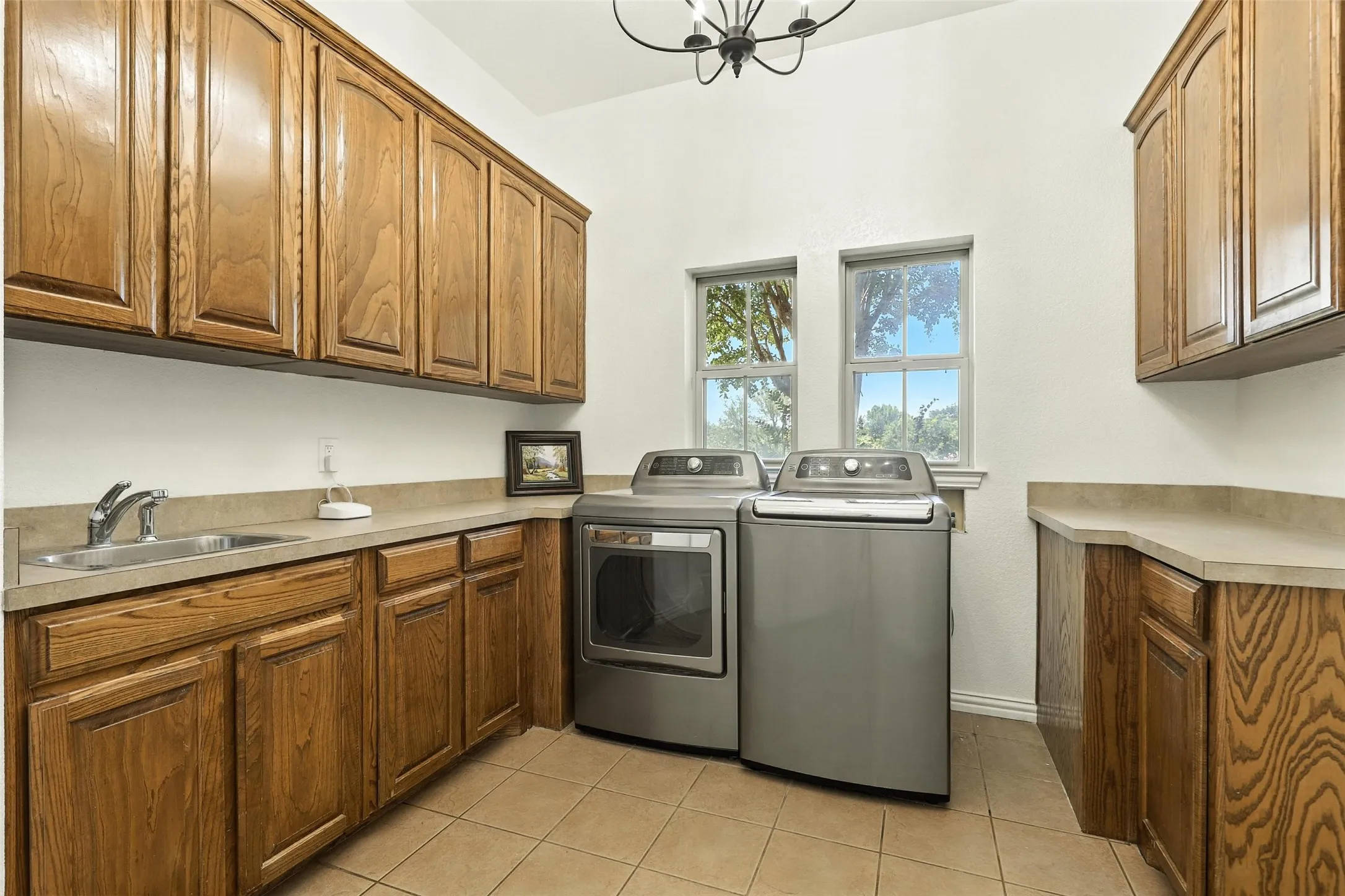 Single Family Residence For Sale in Parker County , 381 Creek Bend Drive, Aledo, Texas 76008, 5 Bedroom, 4 Bathroom, 3 Garage spaces, 4,315 Sqft, built in 2005, mls#21379330, Real Estate Agent in Aledo, Homes For Sale in Parker county, Homes For Sale in Aledo, Realtor in Aledo Texas, Real Estate Brokerage Independent Realty Texas, Luminita Cordes Realtor