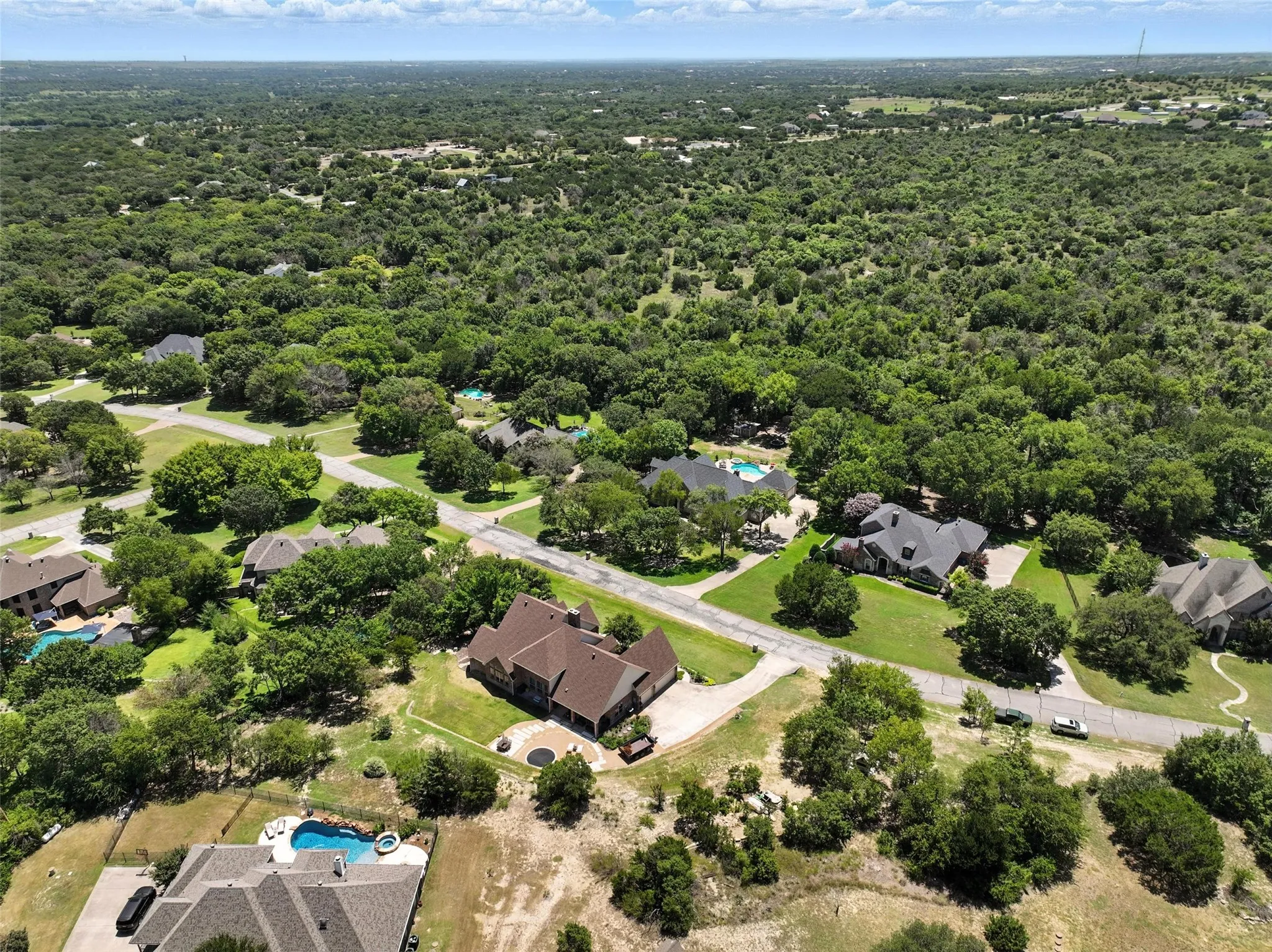 Single Family Residence For Sale in Parker County , 381 Creek Bend Drive, Aledo, Texas 76008, 5 Bedroom, 4 Bathroom, 3 Garage spaces, 4,315 Sqft, built in 2005, mls#21379330, Real Estate Agent in Aledo, Homes For Sale in Parker county, Homes For Sale in Aledo, Realtor in Aledo Texas, Real Estate Brokerage Independent Realty Texas, Luminita Cordes Realtor