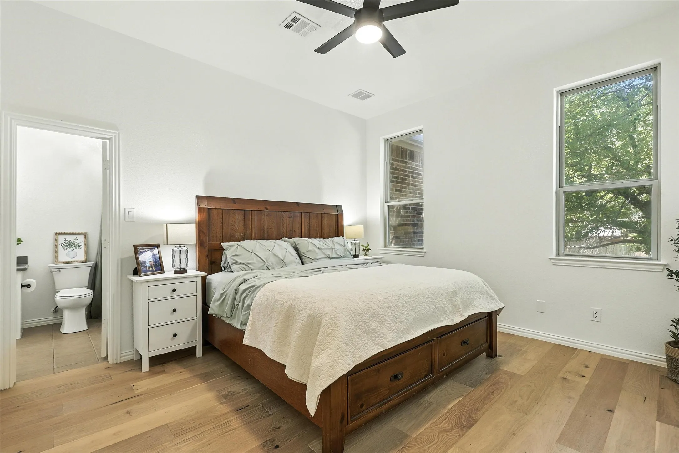 Single Family Residence For Sale in Parker County , 381 Creek Bend Drive, Aledo, Texas 76008, 5 Bedroom, 4 Bathroom, 3 Garage spaces, 4,315 Sqft, built in 2005, mls#21379330, Real Estate Agent in Aledo, Homes For Sale in Parker county, Homes For Sale in Aledo, Realtor in Aledo Texas, Real Estate Brokerage Independent Realty Texas, Luminita Cordes Realtor