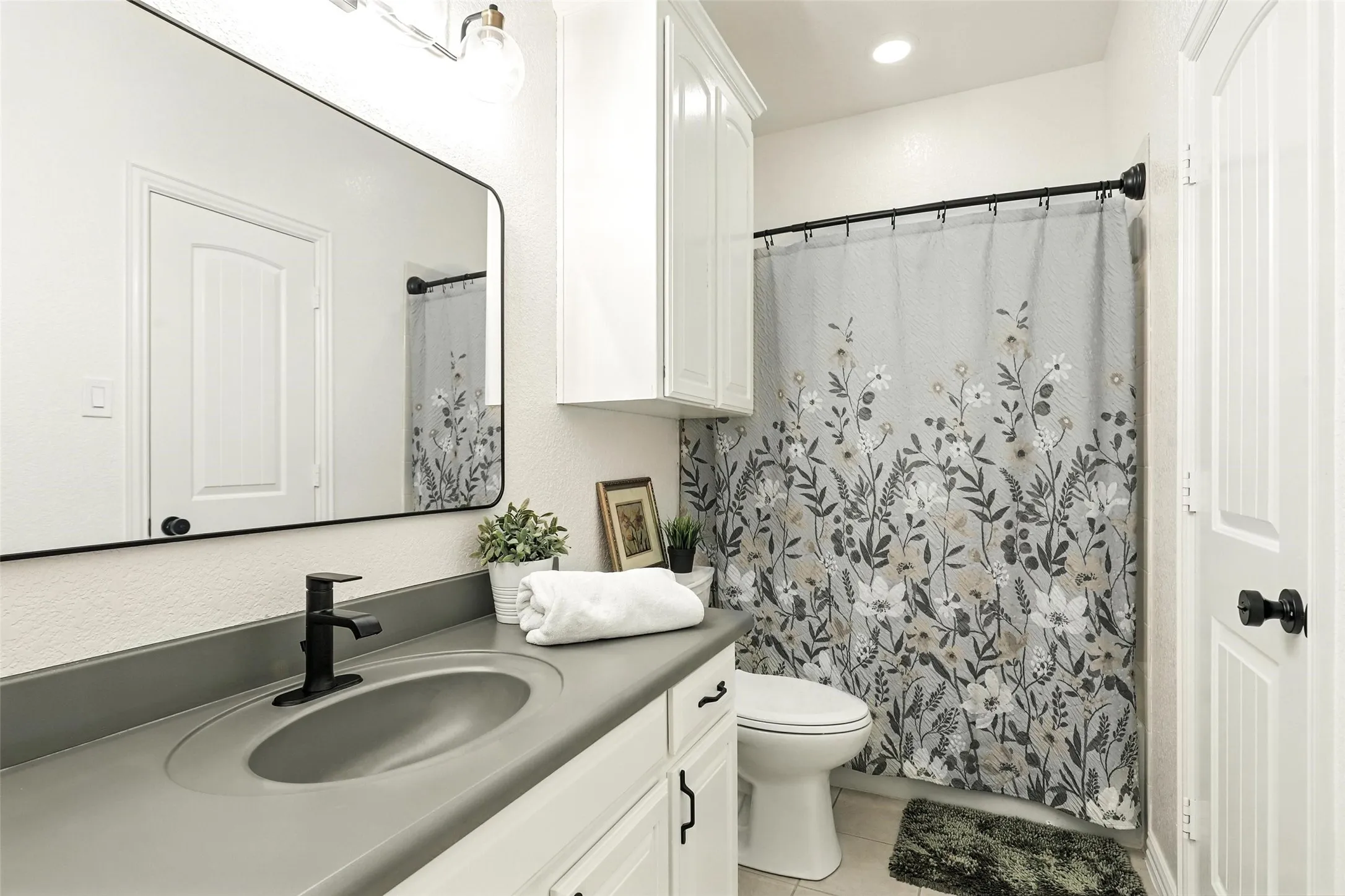Single Family Residence For Sale in Parker County , 381 Creek Bend Drive, Aledo, Texas 76008, 5 Bedroom, 4 Bathroom, 3 Garage spaces, 4,315 Sqft, built in 2005, mls#21379330, Real Estate Agent in Aledo, Homes For Sale in Parker county, Homes For Sale in Aledo, Realtor in Aledo Texas, Real Estate Brokerage Independent Realty Texas, Luminita Cordes Realtor