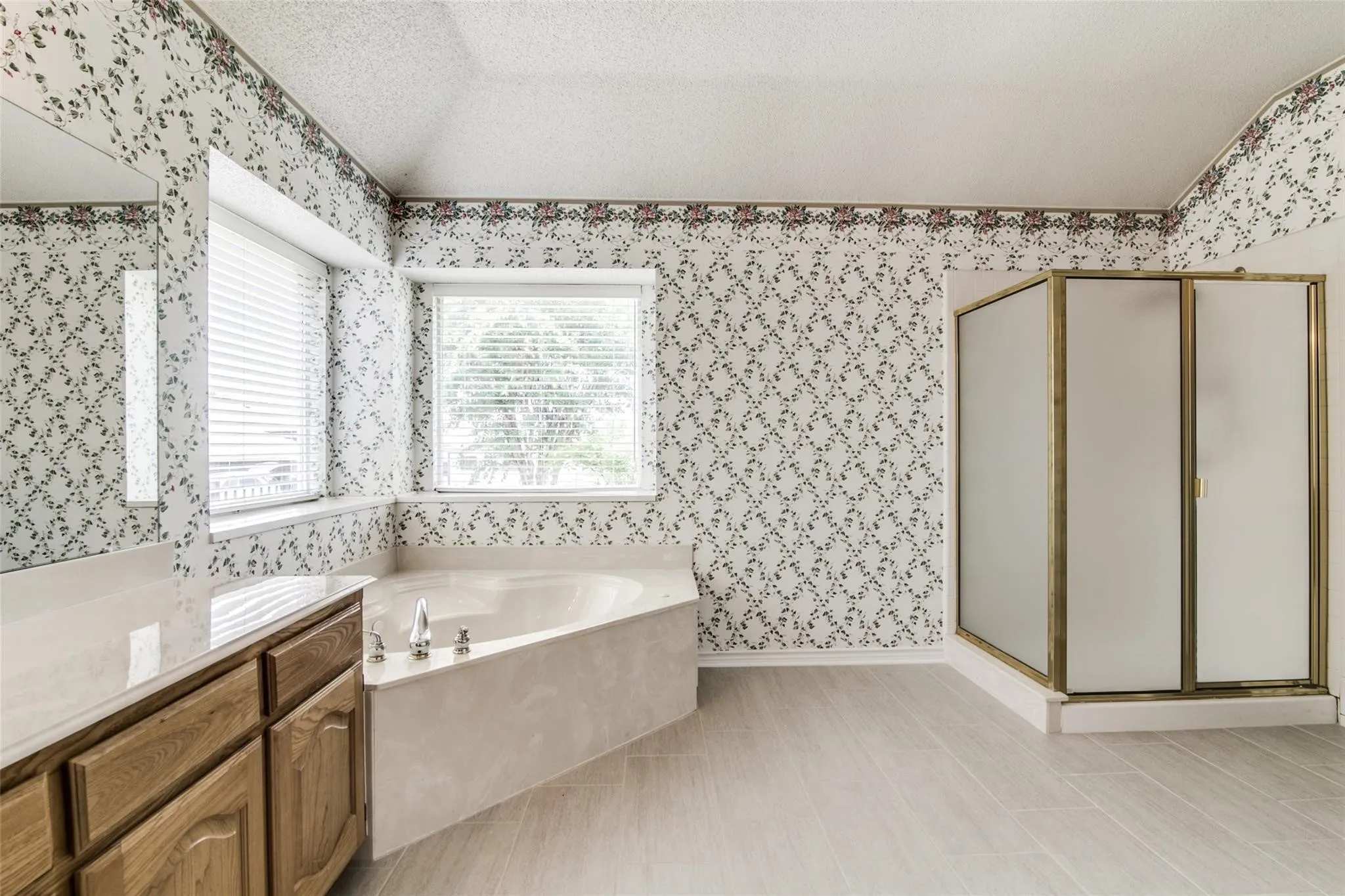 Single Family Residence For Rent in Rockwall County , 616 Big Oak Court, Rockwall, Texas 75087, 4 Bedroom, 2 Bathroom, 2 Garage spaces, 2,116 Sqft, built in 1998, mls#21378681, Real Estate Agent in Rockwall, Homes For Rent in Rockwall county, Homes For Rent in Rockwall, Realtor in Rockwall Texas, Real Estate Brokerage Independent Realty Texas, Luminita Cordes Realtor