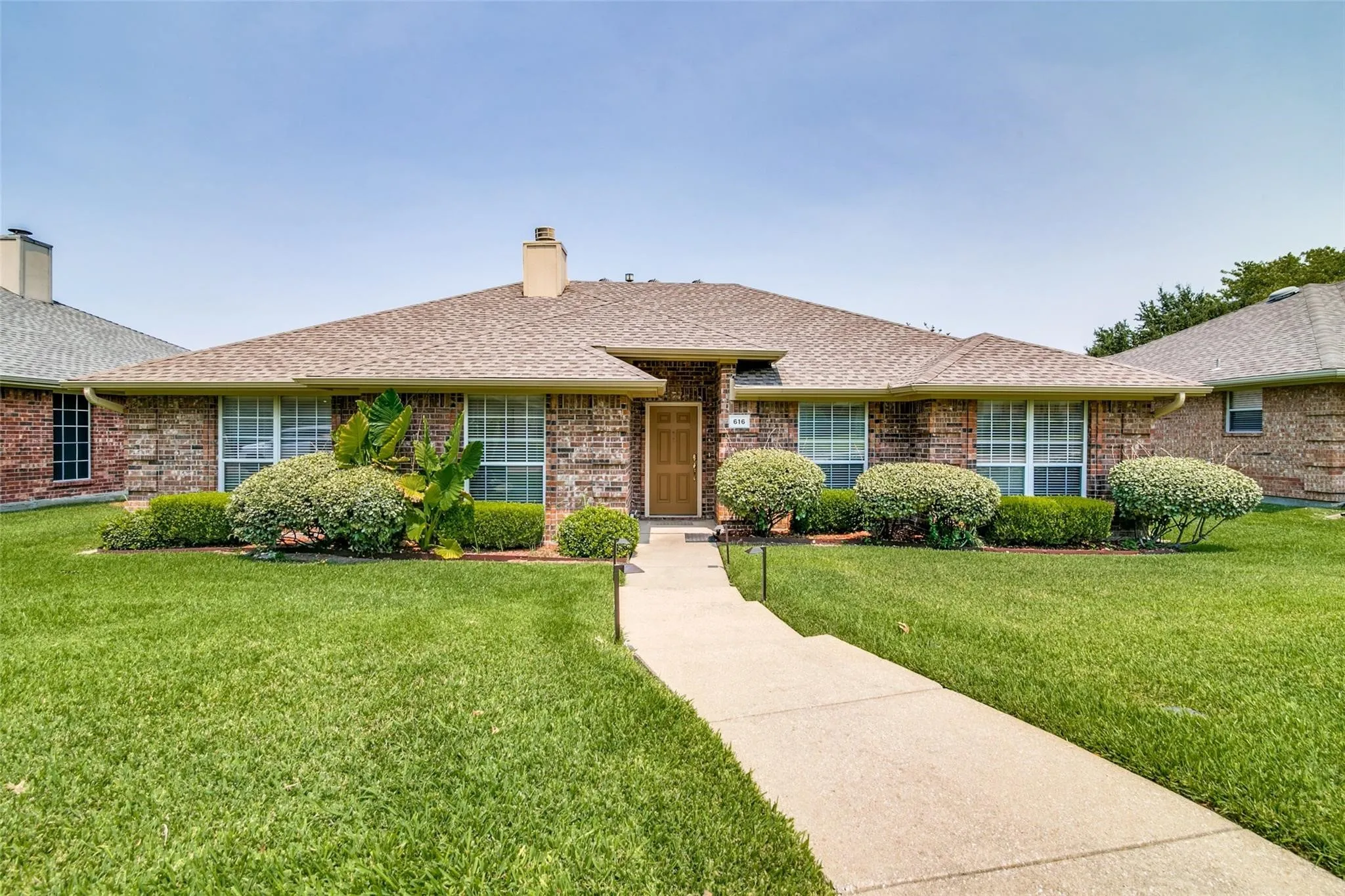 Single Family Residence For Rent in Rockwall County , 616 Big Oak Court, Rockwall, Texas 75087, 4 Bedroom, 2 Bathroom, 2 Garage spaces, 2,116 Sqft, built in 1998, mls#21378681, Real Estate Agent in Rockwall, Homes For Rent in Rockwall county, Homes For Rent in Rockwall, Realtor in Rockwall Texas, Real Estate Brokerage Independent Realty Texas, Luminita Cordes Realtor