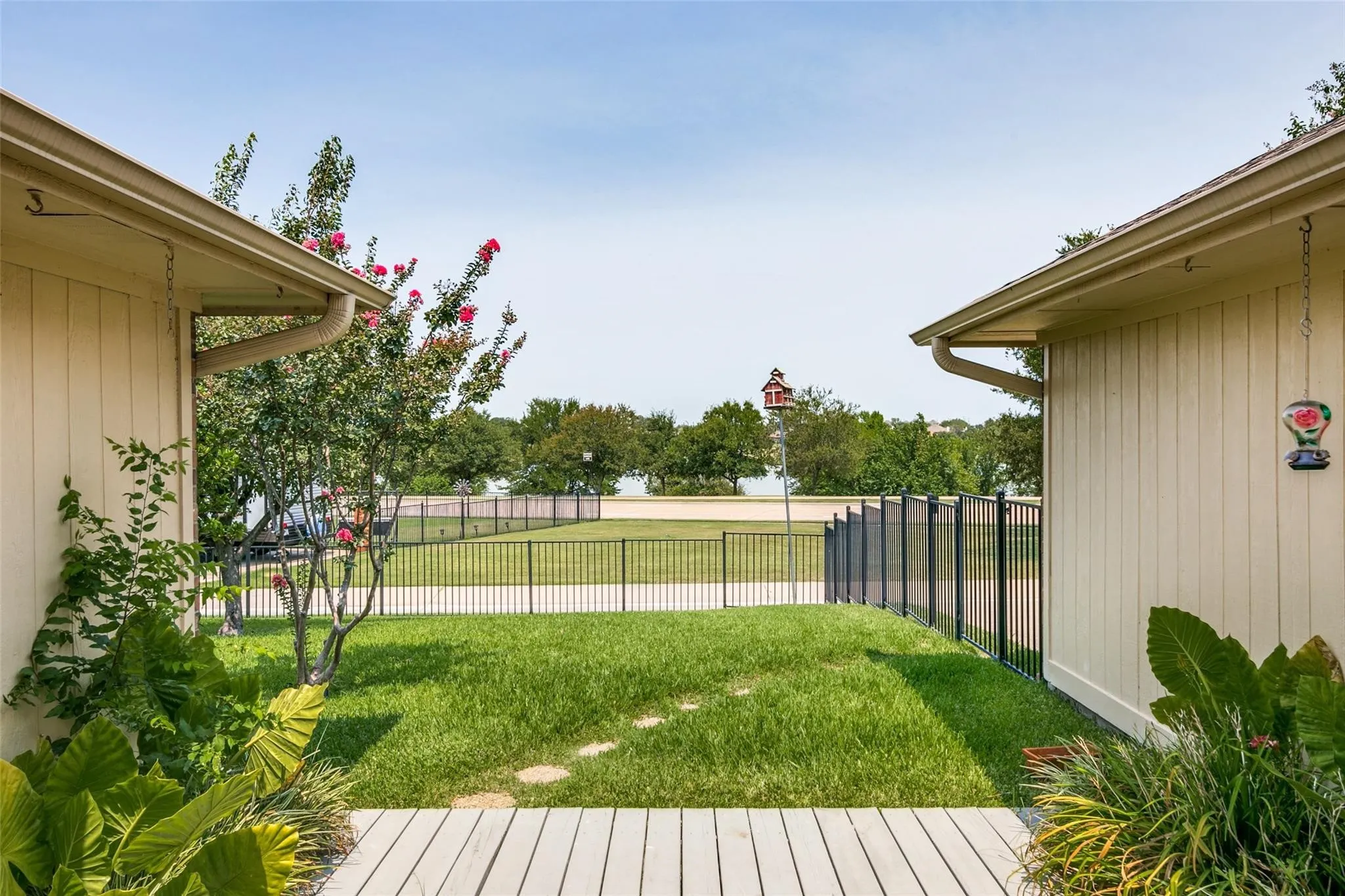 Single Family Residence For Rent in Rockwall County , 616 Big Oak Court, Rockwall, Texas 75087, 4 Bedroom, 2 Bathroom, 2 Garage spaces, 2,116 Sqft, built in 1998, mls#21378681, Real Estate Agent in Rockwall, Homes For Rent in Rockwall county, Homes For Rent in Rockwall, Realtor in Rockwall Texas, Real Estate Brokerage Independent Realty Texas, Luminita Cordes Realtor