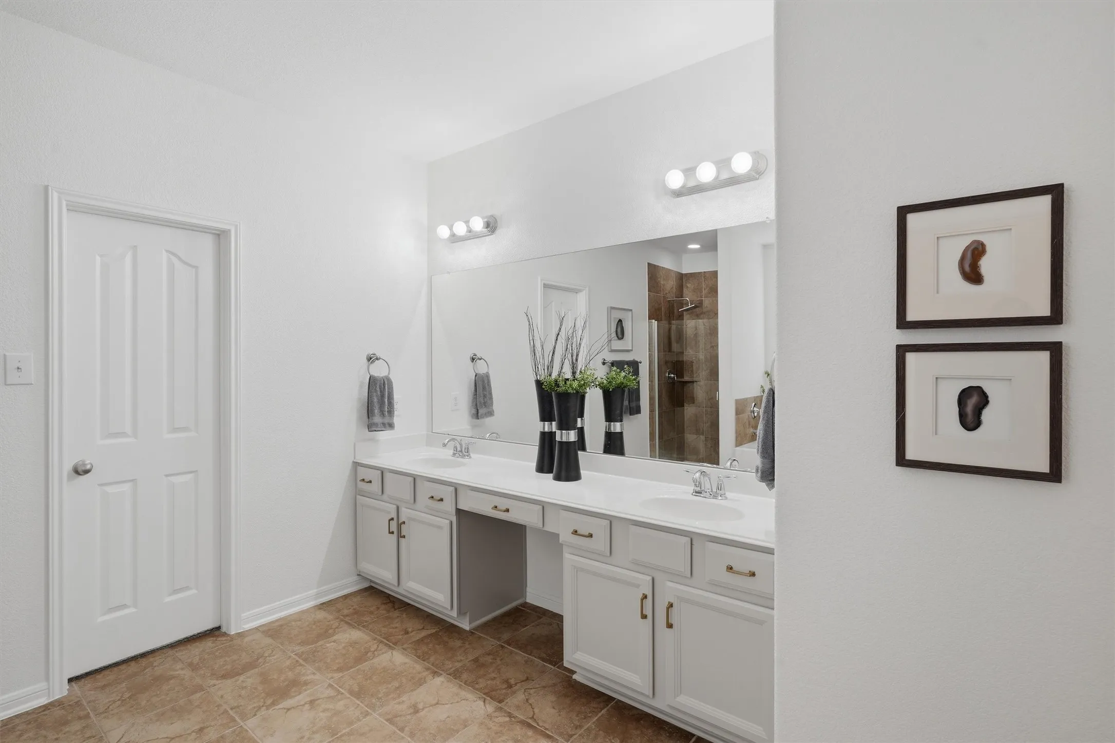Single Family Residence For Sale in Denton County , 15821 Bent Rose Way, Fort Worth, Texas 76177, 4 Bedroom, 3 Bathroom, 3 Garage spaces, 3,247 Sqft, built in 2010, mls#21367014, Real Estate Agent in Fort Worth, Homes For Sale in Denton county, Homes For Sale in Fort Worth, Realtor in Fort Worth Texas, Real Estate Brokerage Independent Realty Texas, Luminita Cordes Realtor