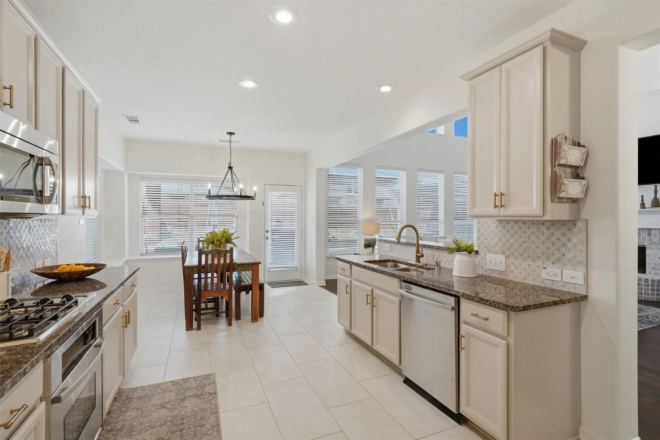 Single Family Residence For Sale in Denton County , 15821 Bent Rose Way, Fort Worth, Texas 76177, 4 Bedroom, 3 Bathroom, 3 Garage spaces, 3,247 Sqft, built in 2010, mls#21367014, Real Estate Agent in Fort Worth, Homes For Sale in Denton county, Homes For Sale in Fort Worth, Realtor in Fort Worth Texas, Real Estate Brokerage Independent Realty Texas, Luminita Cordes Realtor
