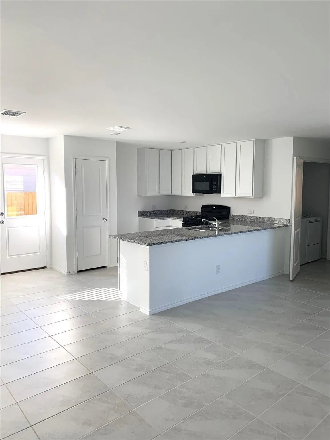 Single Family Residence For Rent in Collin County , 1230 Cherry Bark Drive, Princeton, Texas 75407, 3 Bedroom, 2 Bathroom, 2 Garage spaces, 1,440 Sqft, built in 2023, mls#21379390, Real Estate Agent in Princeton, Homes For Rent in Collin county, Homes For Rent in Princeton, Realtor in Princeton Texas, Real Estate Brokerage Independent Realty Texas, Luminita Cordes Realtor