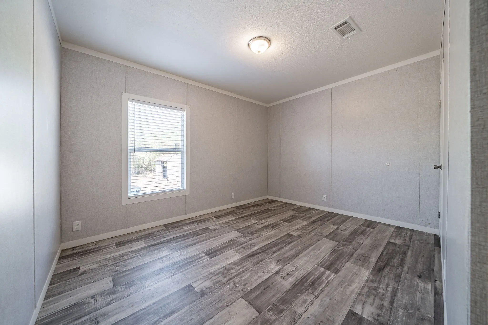 Mobile Home For Sale in Jones County , 802 S Swenson Street, Stamford, Texas 79553, 3 Bedroom, 2 Bathroom, Garage spaces, 1,458 Sqft, built in 2021, mls#21379153, Real Estate Agent in Stamford, Homes For Sale in Jones county, Homes For Sale in Stamford, Realtor in Stamford Texas, Real Estate Brokerage Independent Realty Texas, Luminita Cordes Realtor