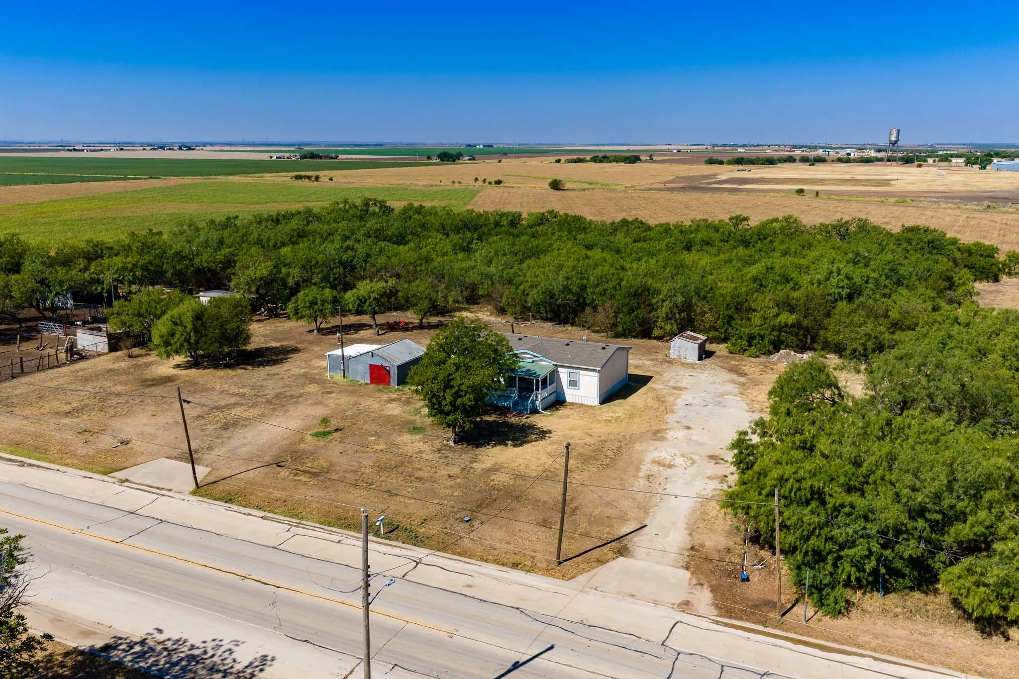 Mobile Home For Sale in Jones County , 802 S Swenson Street, Stamford, Texas 79553, 3 Bedroom, 2 Bathroom, Garage spaces, 1,458 Sqft, built in 2021, mls#21379153, Real Estate Agent in Stamford, Homes For Sale in Jones county, Homes For Sale in Stamford, Realtor in Stamford Texas, Real Estate Brokerage Independent Realty Texas, Luminita Cordes Realtor
