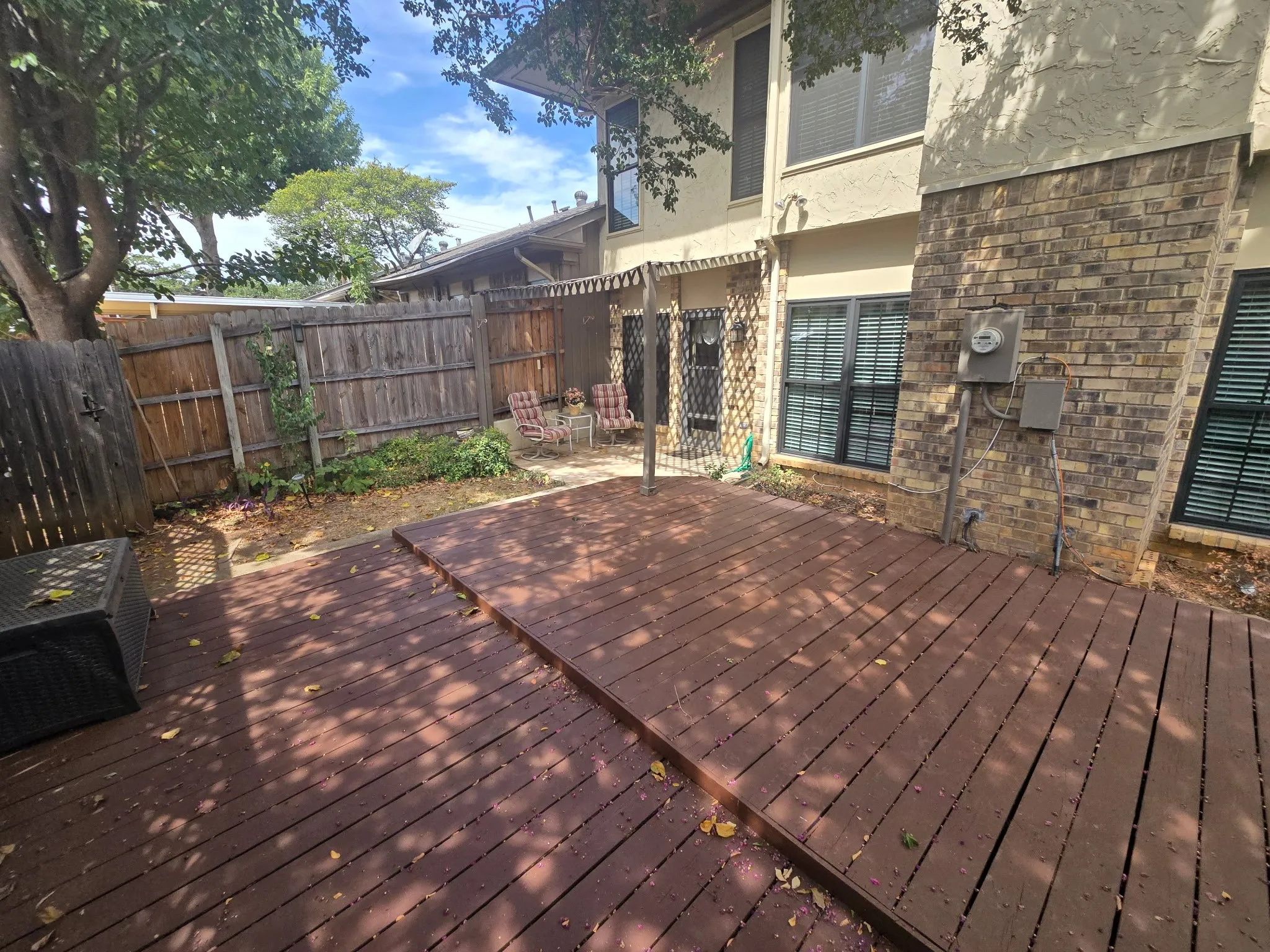 low maintenance private backyard with doggie area