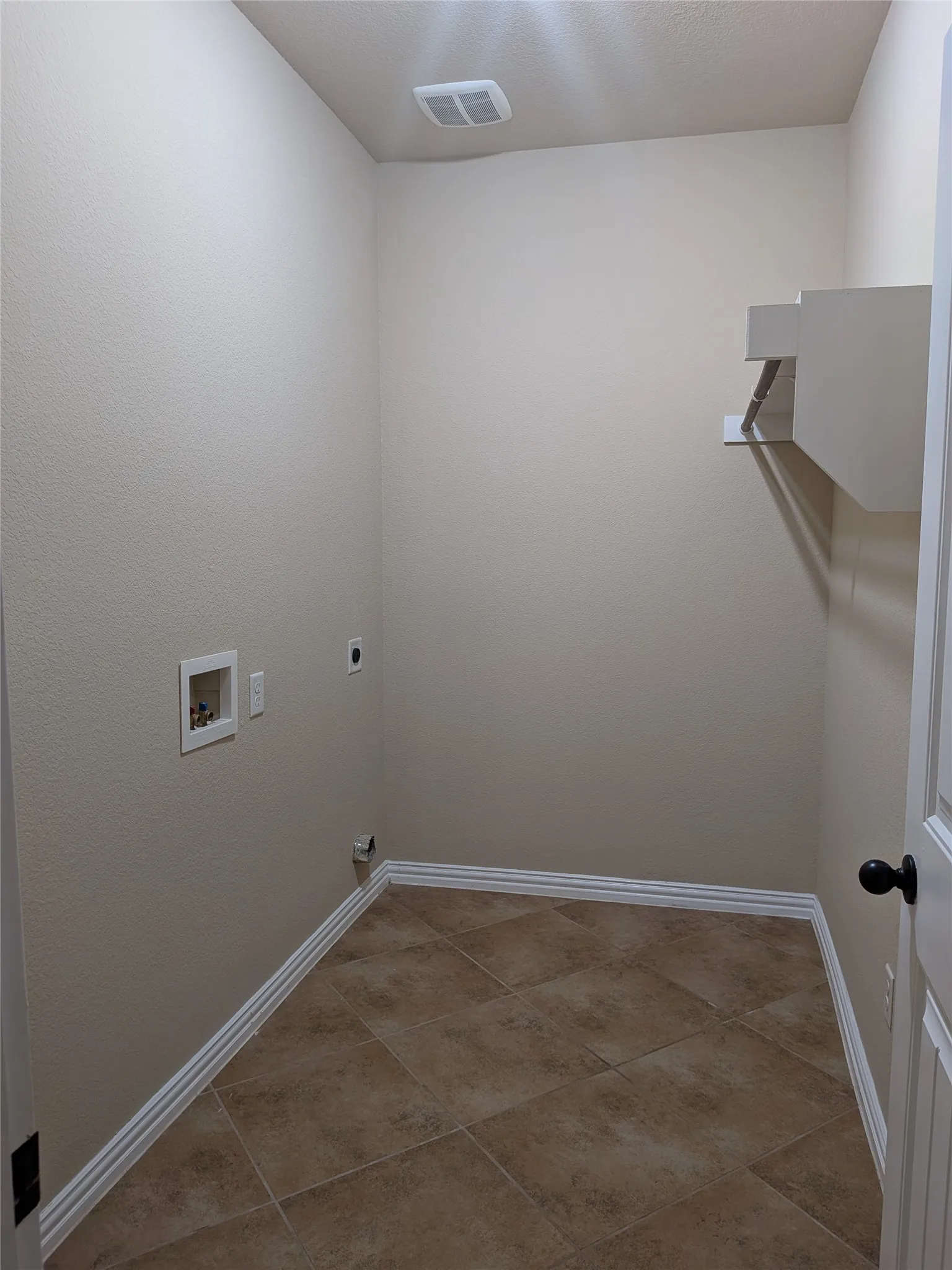Single Family Residence For Sale in Ellis County , 408 Valley Ridge Drive, Red Oak, Texas 75154, 3 Bedroom, 2 Bathroom, 2 Garage spaces, 2,155 Sqft, built in 2013, mls#21379407, Real Estate Agent in Red Oak, Homes For Sale in Ellis county, Homes For Sale in Red Oak, Realtor in Red Oak Texas, Real Estate Brokerage Independent Realty Texas, Luminita Cordes Realtor