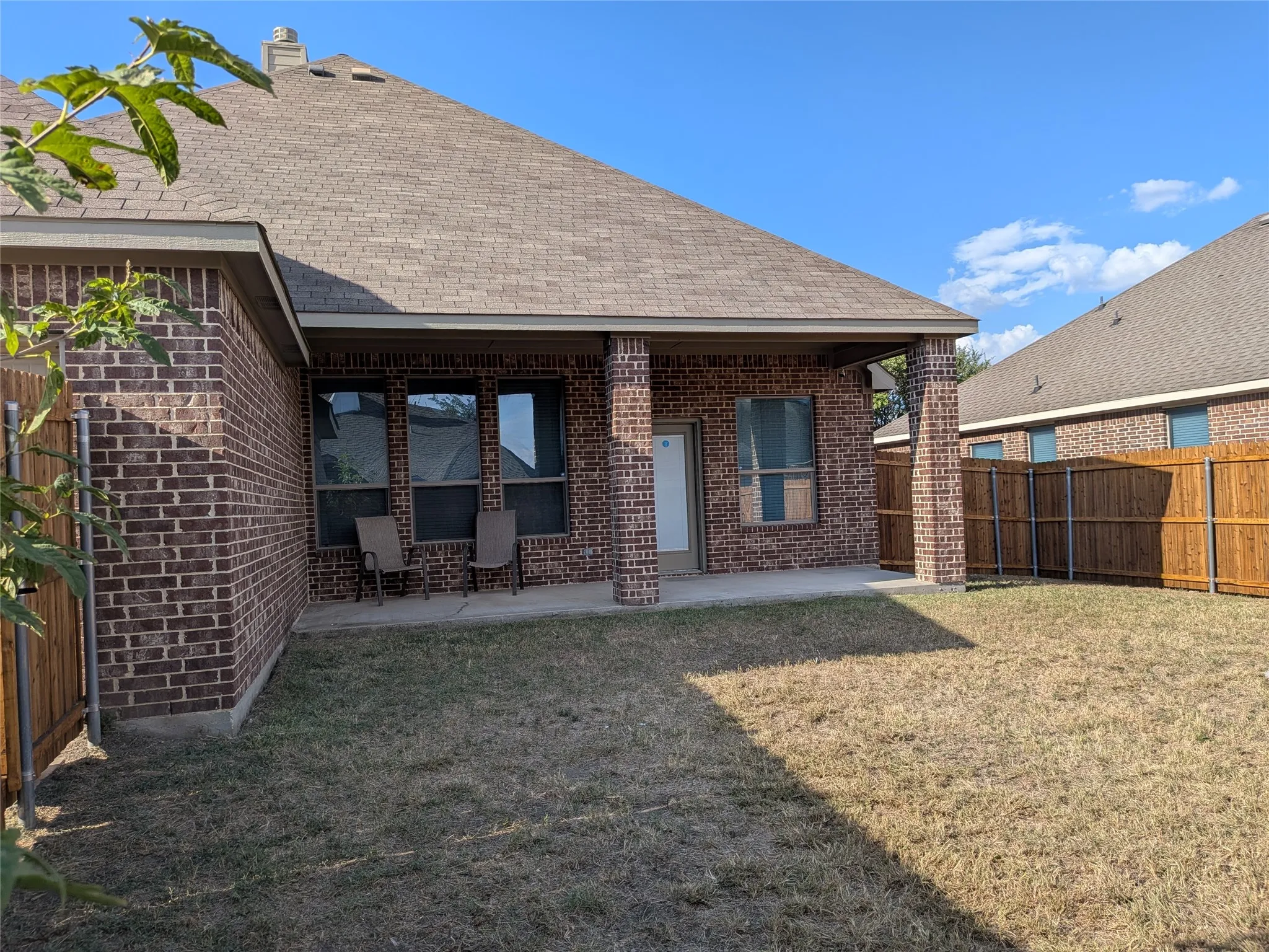Single Family Residence For Sale in Ellis County , 408 Valley Ridge Drive, Red Oak, Texas 75154, 3 Bedroom, 2 Bathroom, 2 Garage spaces, 2,155 Sqft, built in 2013, mls#21379407, Real Estate Agent in Red Oak, Homes For Sale in Ellis county, Homes For Sale in Red Oak, Realtor in Red Oak Texas, Real Estate Brokerage Independent Realty Texas, Luminita Cordes Realtor