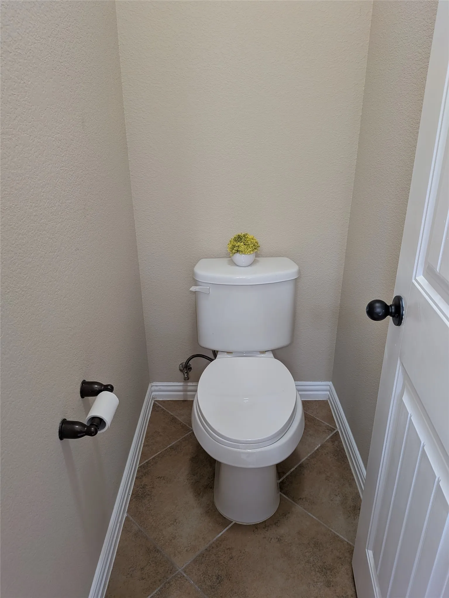 Single Family Residence For Sale in Ellis County , 408 Valley Ridge Drive, Red Oak, Texas 75154, 3 Bedroom, 2 Bathroom, 2 Garage spaces, 2,155 Sqft, built in 2013, mls#21379407, Real Estate Agent in Red Oak, Homes For Sale in Ellis county, Homes For Sale in Red Oak, Realtor in Red Oak Texas, Real Estate Brokerage Independent Realty Texas, Luminita Cordes Realtor