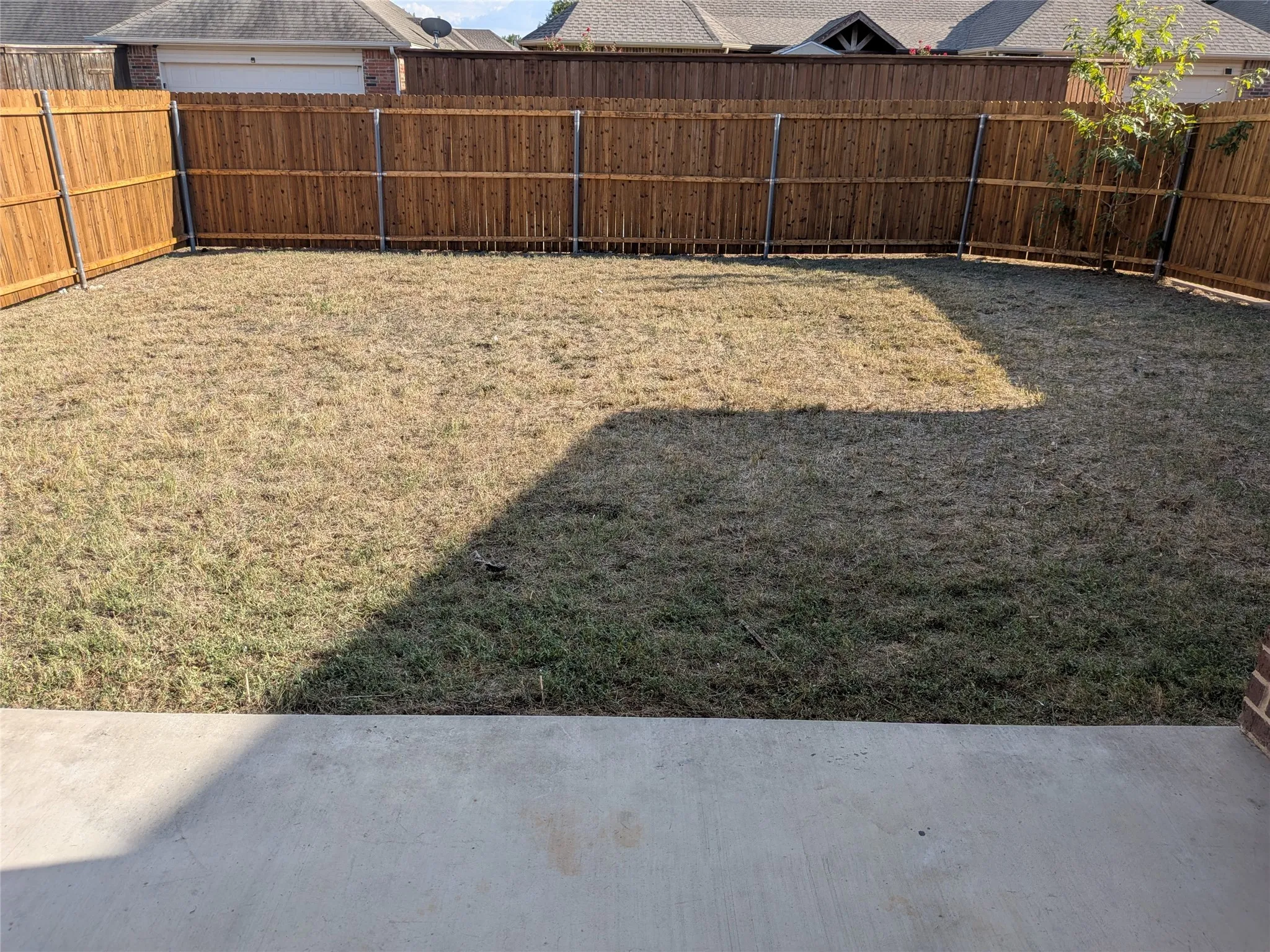 Single Family Residence For Sale in Ellis County , 408 Valley Ridge Drive, Red Oak, Texas 75154, 3 Bedroom, 2 Bathroom, 2 Garage spaces, 2,155 Sqft, built in 2013, mls#21379407, Real Estate Agent in Red Oak, Homes For Sale in Ellis county, Homes For Sale in Red Oak, Realtor in Red Oak Texas, Real Estate Brokerage Independent Realty Texas, Luminita Cordes Realtor