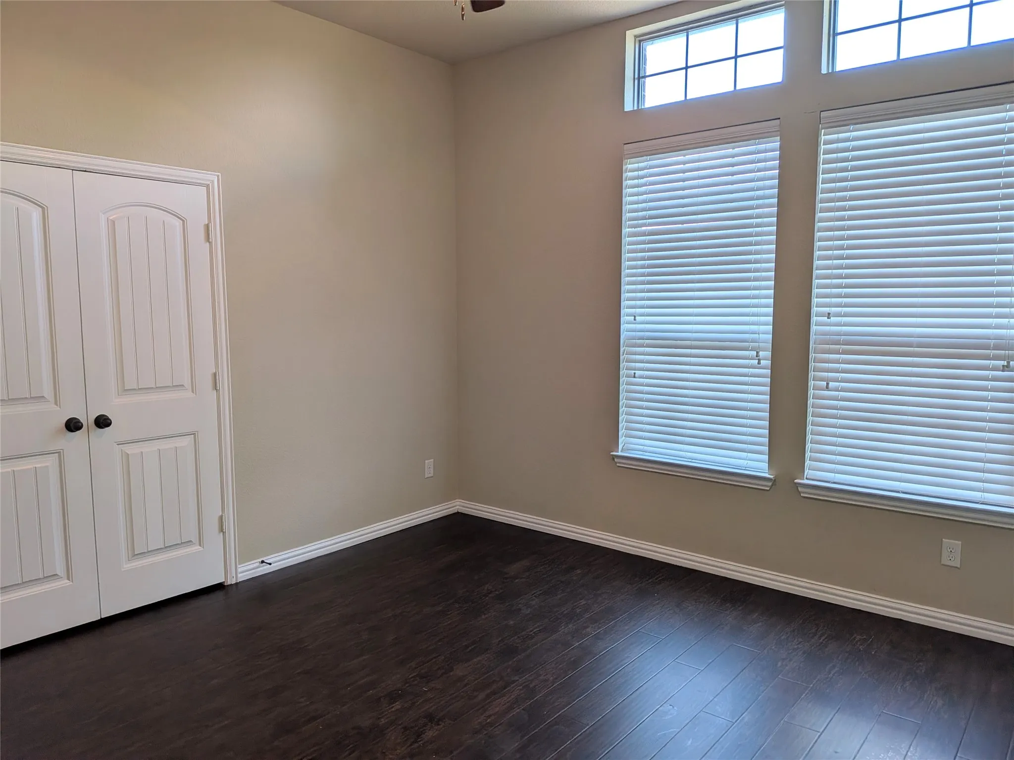 Single Family Residence For Sale in Ellis County , 408 Valley Ridge Drive, Red Oak, Texas 75154, 3 Bedroom, 2 Bathroom, 2 Garage spaces, 2,155 Sqft, built in 2013, mls#21379407, Real Estate Agent in Red Oak, Homes For Sale in Ellis county, Homes For Sale in Red Oak, Realtor in Red Oak Texas, Real Estate Brokerage Independent Realty Texas, Luminita Cordes Realtor