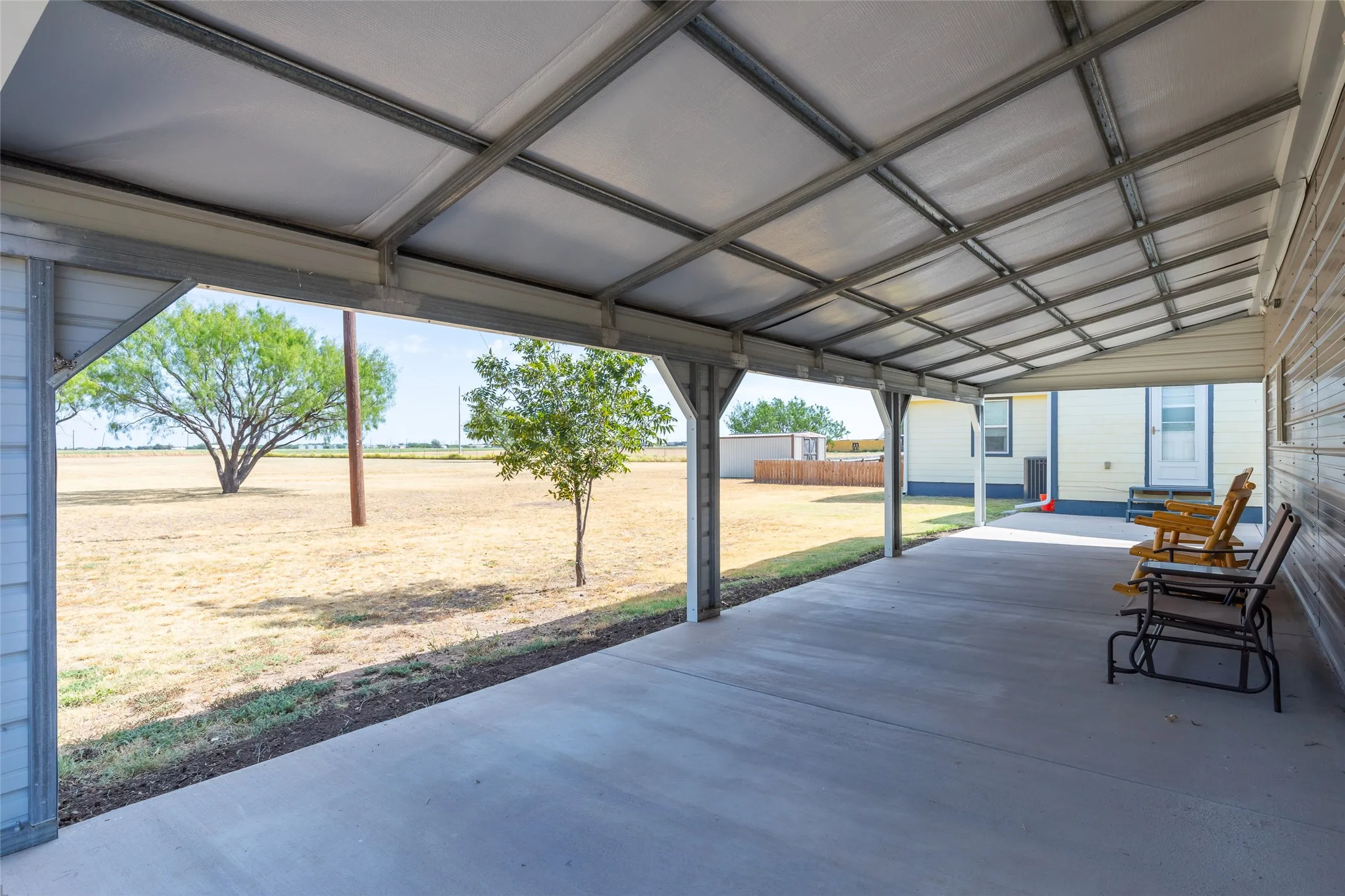 Single Family Residence For Sale in Taylor County , 390 Mesquite Lane, Abilene, Texas 79601, 4 Bedroom, 2 Bathroom, 3 Garage spaces, 2,202 Sqft, built in 1985, mls#21379295, Real Estate Agent in Abilene, Homes For Sale in Taylor county, Homes For Sale in Abilene, Realtor in Abilene Texas, Real Estate Brokerage Independent Realty Texas, Luminita Cordes Realtor