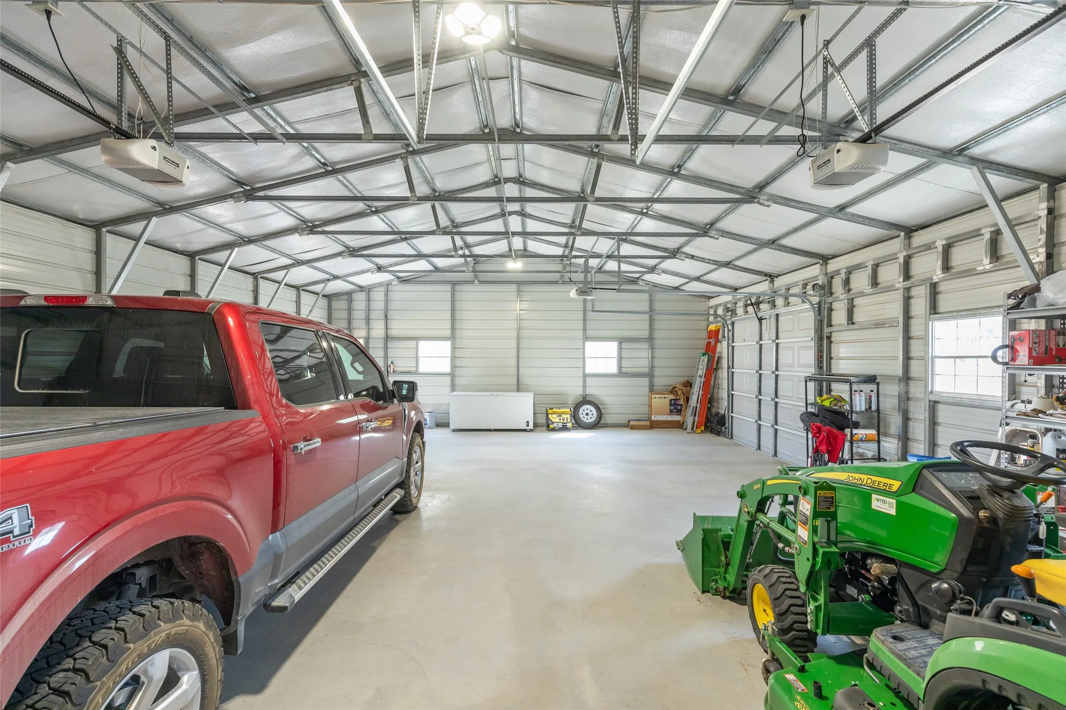 Single Family Residence For Sale in Taylor County , 390 Mesquite Lane, Abilene, Texas 79601, 4 Bedroom, 2 Bathroom, 3 Garage spaces, 2,202 Sqft, built in 1985, mls#21379295, Real Estate Agent in Abilene, Homes For Sale in Taylor county, Homes For Sale in Abilene, Realtor in Abilene Texas, Real Estate Brokerage Independent Realty Texas, Luminita Cordes Realtor