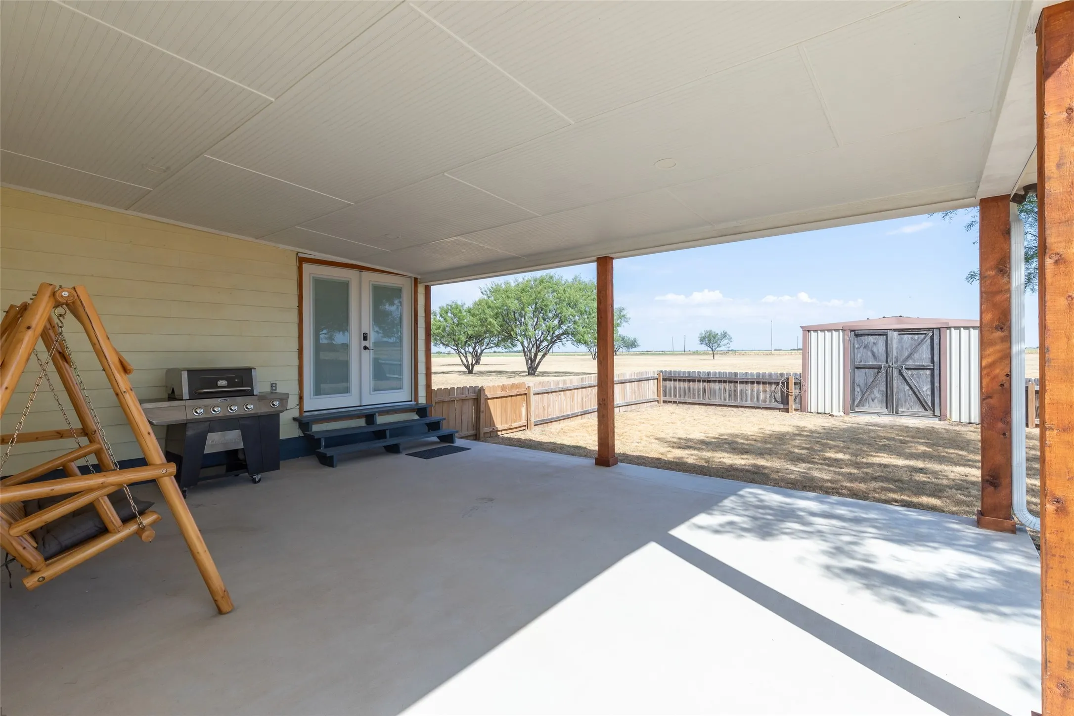 Single Family Residence For Sale in Taylor County , 390 Mesquite Lane, Abilene, Texas 79601, 4 Bedroom, 2 Bathroom, 3 Garage spaces, 2,202 Sqft, built in 1985, mls#21379295, Real Estate Agent in Abilene, Homes For Sale in Taylor county, Homes For Sale in Abilene, Realtor in Abilene Texas, Real Estate Brokerage Independent Realty Texas, Luminita Cordes Realtor