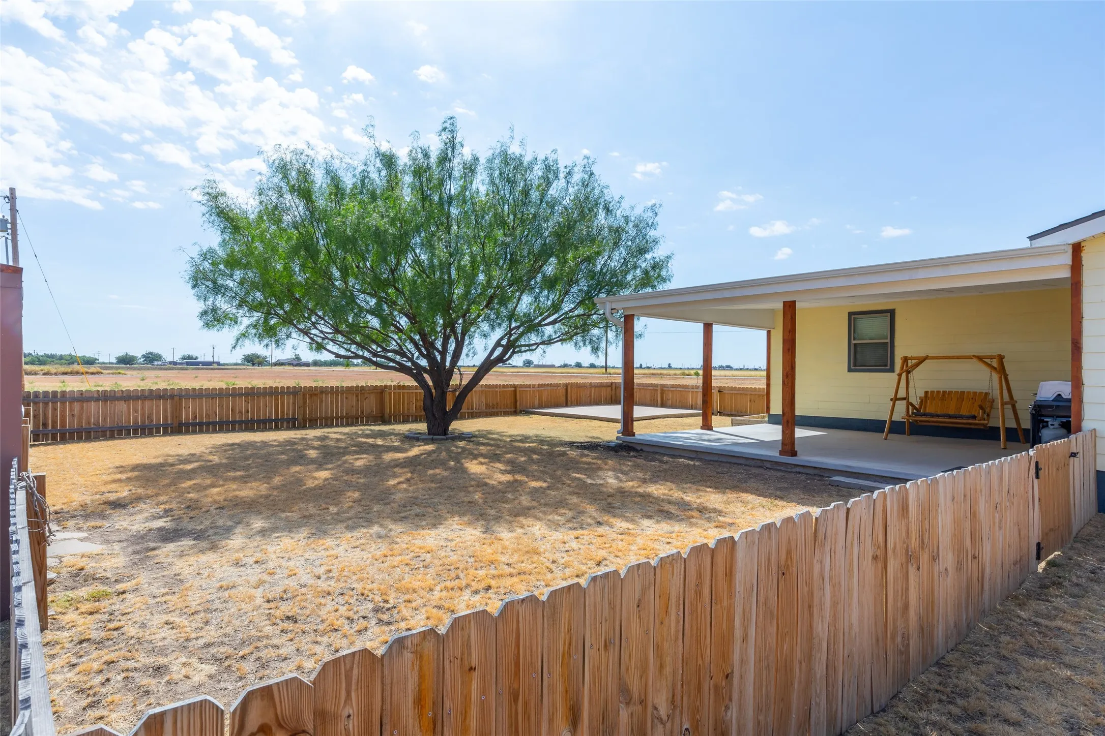 Single Family Residence For Sale in Taylor County , 390 Mesquite Lane, Abilene, Texas 79601, 4 Bedroom, 2 Bathroom, 3 Garage spaces, 2,202 Sqft, built in 1985, mls#21379295, Real Estate Agent in Abilene, Homes For Sale in Taylor county, Homes For Sale in Abilene, Realtor in Abilene Texas, Real Estate Brokerage Independent Realty Texas, Luminita Cordes Realtor