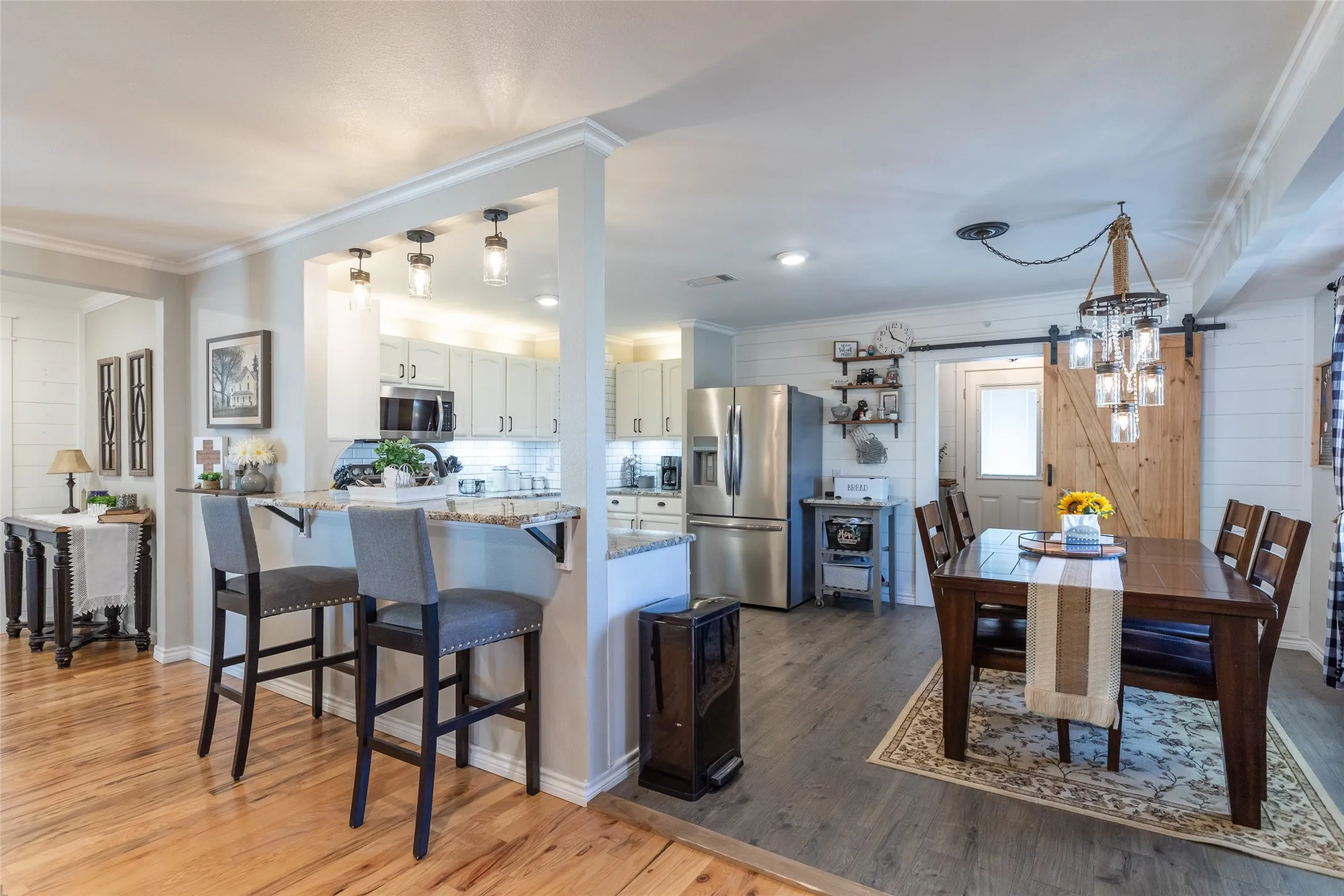Perfect eat in kitchen
