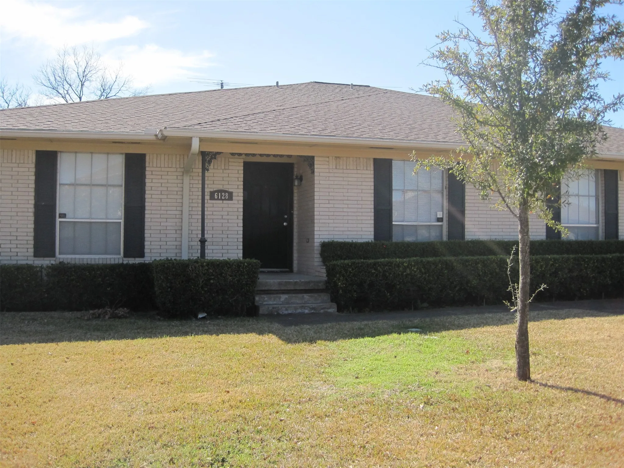 Duplex For Rent in Dallas County , 6128 Rincon Way, Dallas, Texas 75214, 3 Bedroom, 3 Bathroom, 2 Garage spaces, 1,856 Sqft, built in 1970, mls#21373648, Real Estate Agent in Dallas, Homes For Rent in Dallas county, Homes For Rent in Dallas, Realtor in Dallas Texas, Real Estate Brokerage Independent Realty Texas, Luminita Cordes Realtor