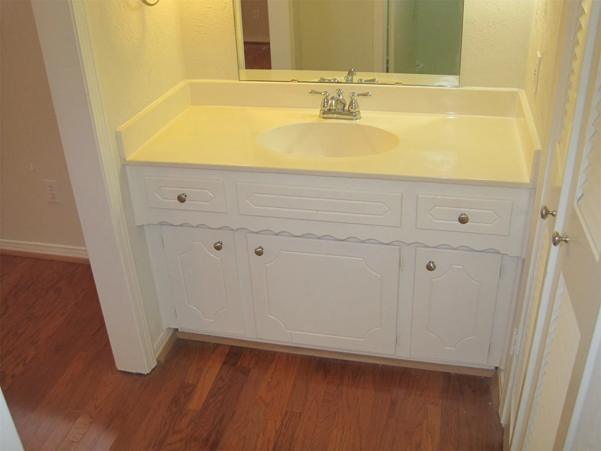 Duplex For Rent in Dallas County , 6128 Rincon Way, Dallas, Texas 75214, 3 Bedroom, 3 Bathroom, 2 Garage spaces, 1,856 Sqft, built in 1970, mls#21373648, Real Estate Agent in Dallas, Homes For Rent in Dallas county, Homes For Rent in Dallas, Realtor in Dallas Texas, Real Estate Brokerage Independent Realty Texas, Luminita Cordes Realtor