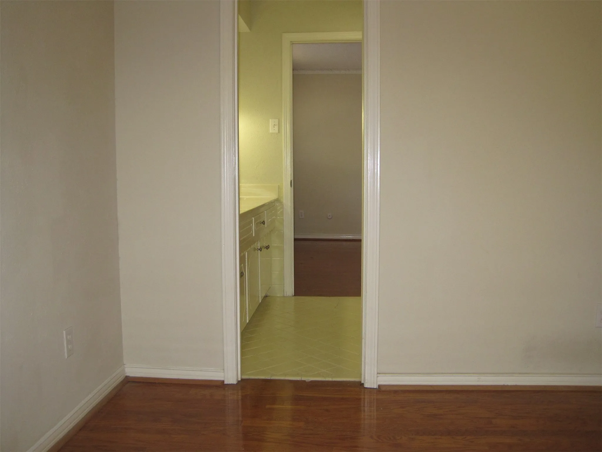 Duplex For Rent in Dallas County , 6128 Rincon Way, Dallas, Texas 75214, 3 Bedroom, 3 Bathroom, 2 Garage spaces, 1,856 Sqft, built in 1970, mls#21373648, Real Estate Agent in Dallas, Homes For Rent in Dallas county, Homes For Rent in Dallas, Realtor in Dallas Texas, Real Estate Brokerage Independent Realty Texas, Luminita Cordes Realtor