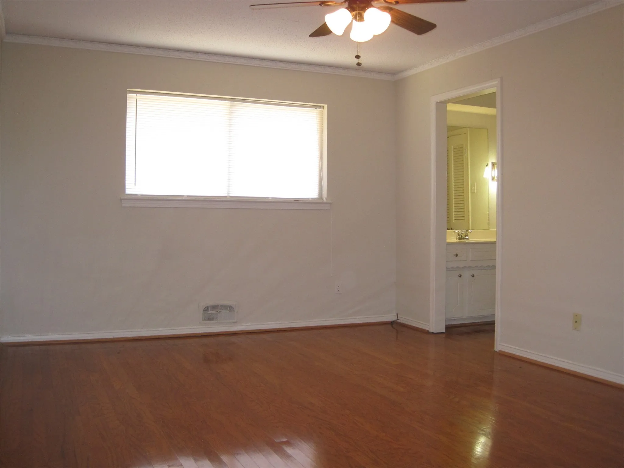 Duplex For Rent in Dallas County , 6128 Rincon Way, Dallas, Texas 75214, 3 Bedroom, 3 Bathroom, 2 Garage spaces, 1,856 Sqft, built in 1970, mls#21373648, Real Estate Agent in Dallas, Homes For Rent in Dallas county, Homes For Rent in Dallas, Realtor in Dallas Texas, Real Estate Brokerage Independent Realty Texas, Luminita Cordes Realtor