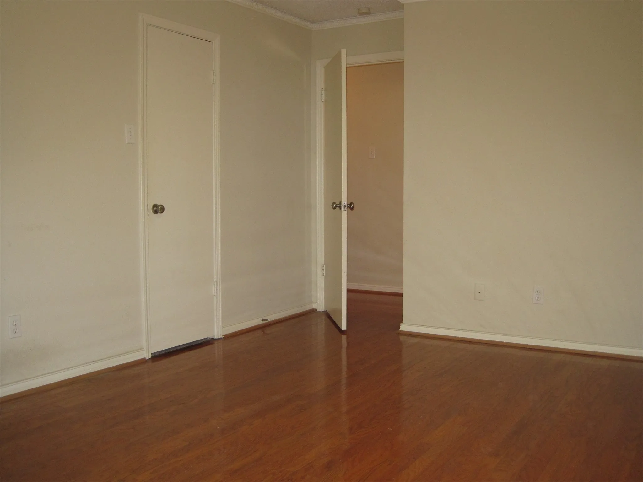 Duplex For Rent in Dallas County , 6128 Rincon Way, Dallas, Texas 75214, 3 Bedroom, 3 Bathroom, 2 Garage spaces, 1,856 Sqft, built in 1970, mls#21373648, Real Estate Agent in Dallas, Homes For Rent in Dallas county, Homes For Rent in Dallas, Realtor in Dallas Texas, Real Estate Brokerage Independent Realty Texas, Luminita Cordes Realtor