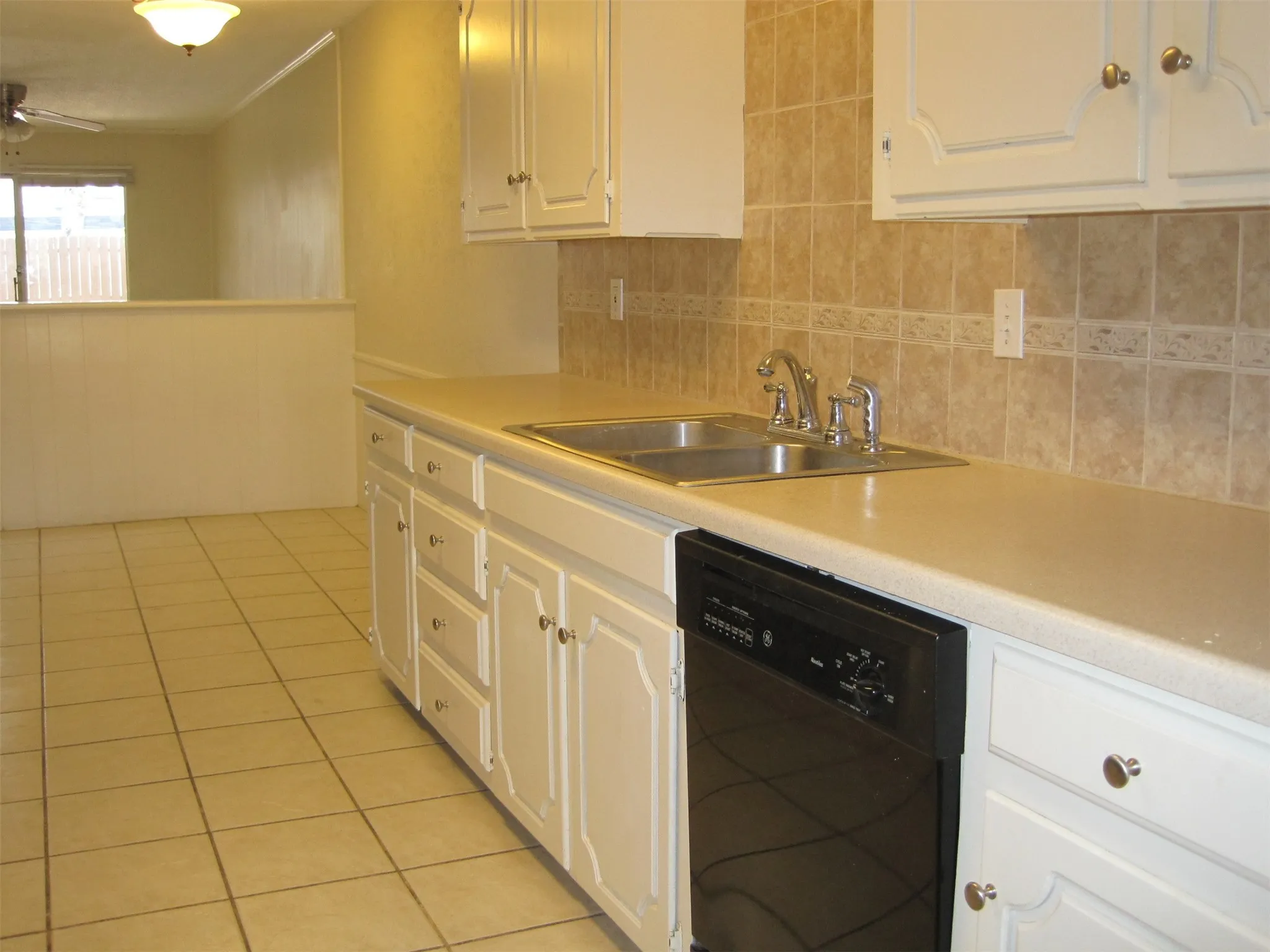 Duplex For Rent in Dallas County , 6128 Rincon Way, Dallas, Texas 75214, 3 Bedroom, 3 Bathroom, 2 Garage spaces, 1,856 Sqft, built in 1970, mls#21373648, Real Estate Agent in Dallas, Homes For Rent in Dallas county, Homes For Rent in Dallas, Realtor in Dallas Texas, Real Estate Brokerage Independent Realty Texas, Luminita Cordes Realtor
