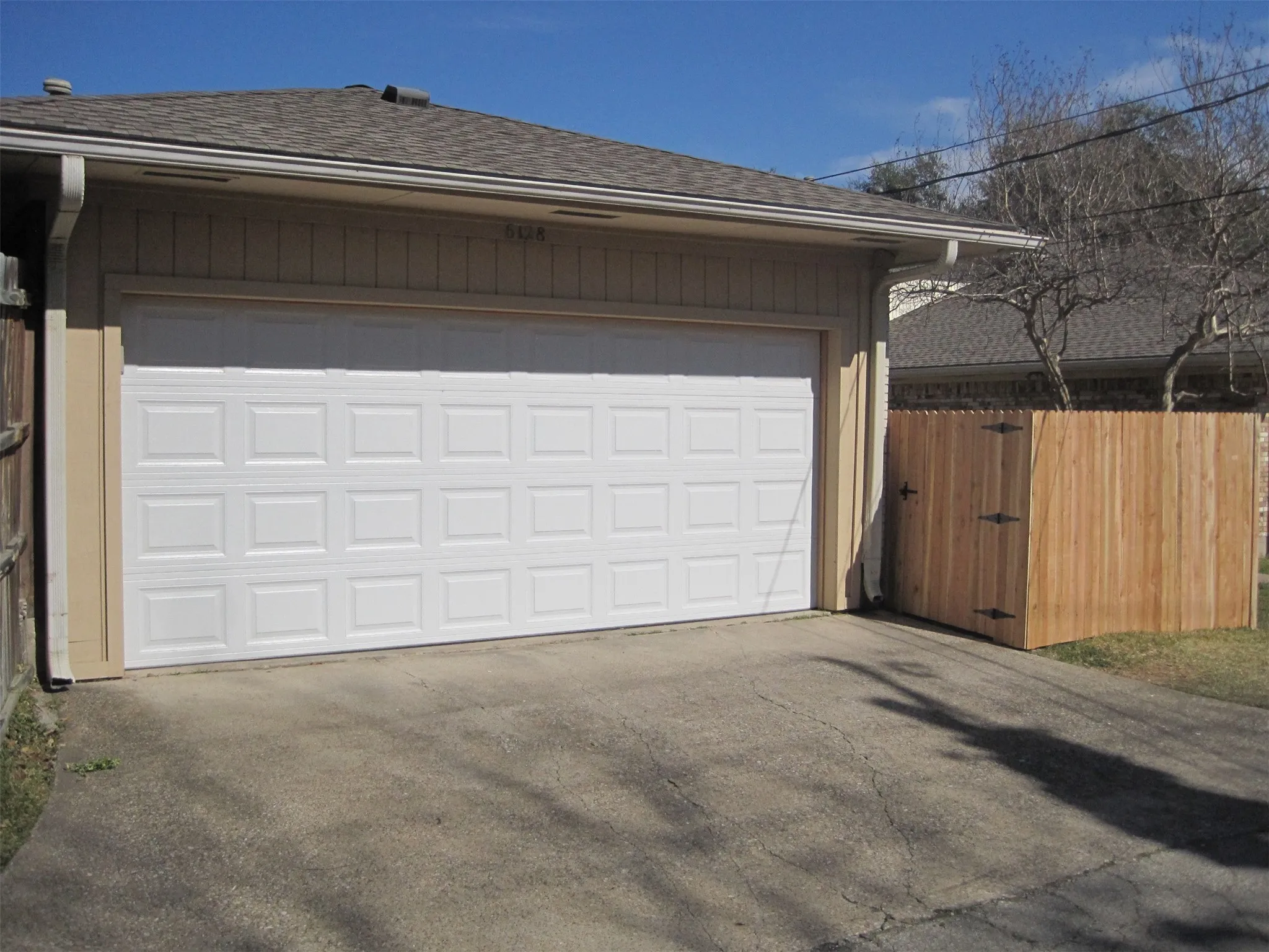 Duplex For Rent in Dallas County , 6128 Rincon Way, Dallas, Texas 75214, 3 Bedroom, 3 Bathroom, 2 Garage spaces, 1,856 Sqft, built in 1970, mls#21373648, Real Estate Agent in Dallas, Homes For Rent in Dallas county, Homes For Rent in Dallas, Realtor in Dallas Texas, Real Estate Brokerage Independent Realty Texas, Luminita Cordes Realtor