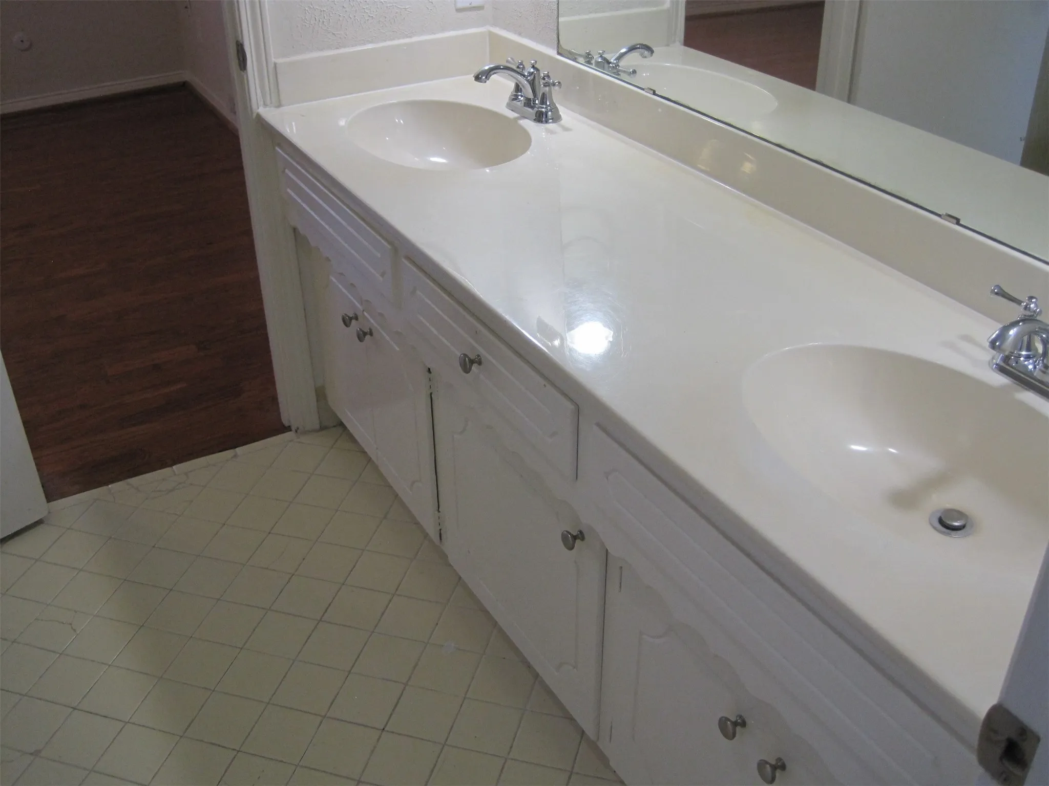 Duplex For Rent in Dallas County , 6128 Rincon Way, Dallas, Texas 75214, 3 Bedroom, 3 Bathroom, 2 Garage spaces, 1,856 Sqft, built in 1970, mls#21373648, Real Estate Agent in Dallas, Homes For Rent in Dallas county, Homes For Rent in Dallas, Realtor in Dallas Texas, Real Estate Brokerage Independent Realty Texas, Luminita Cordes Realtor