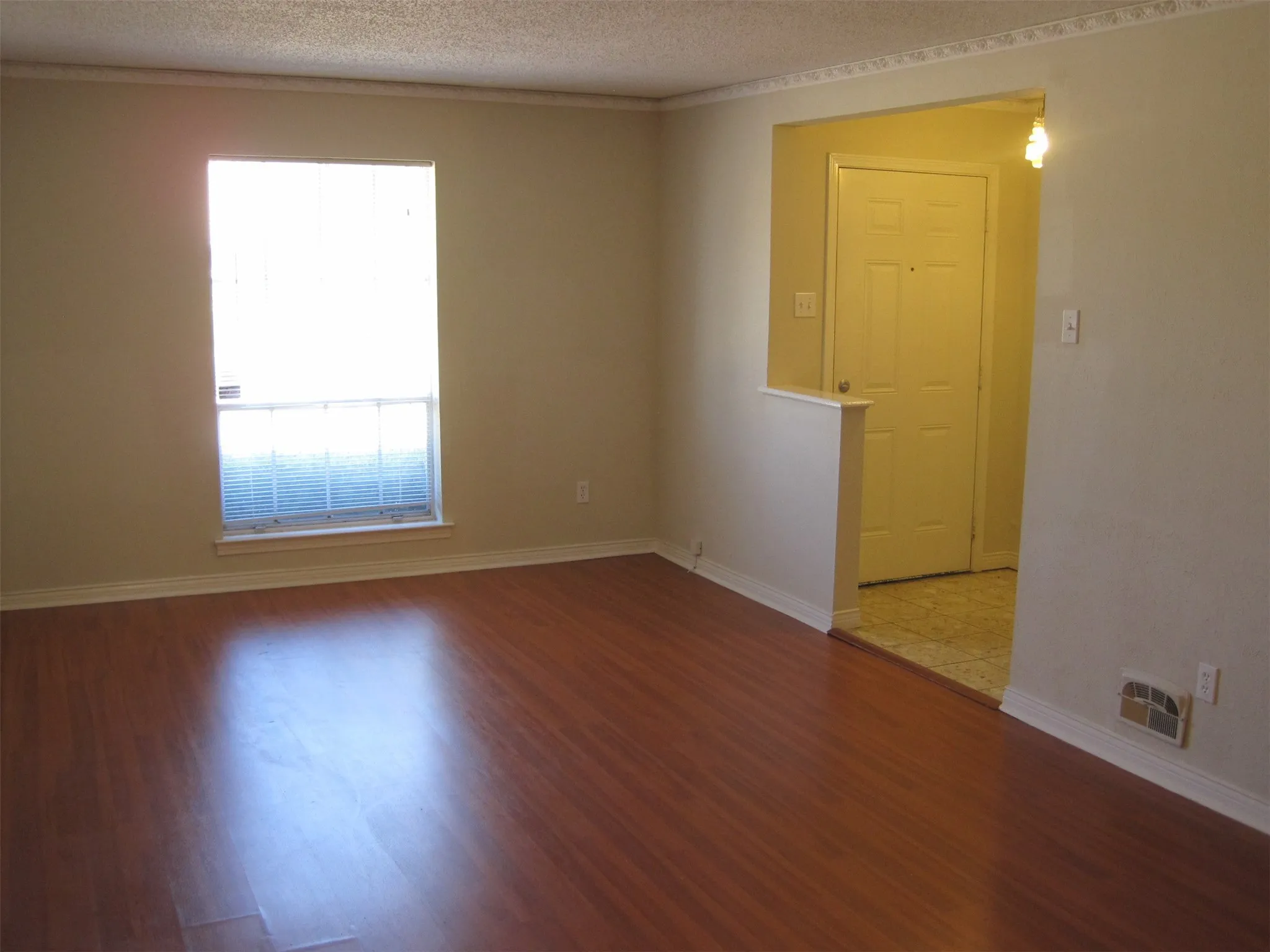 Duplex For Rent in Dallas County , 6128 Rincon Way, Dallas, Texas 75214, 3 Bedroom, 3 Bathroom, 2 Garage spaces, 1,856 Sqft, built in 1970, mls#21373648, Real Estate Agent in Dallas, Homes For Rent in Dallas county, Homes For Rent in Dallas, Realtor in Dallas Texas, Real Estate Brokerage Independent Realty Texas, Luminita Cordes Realtor
