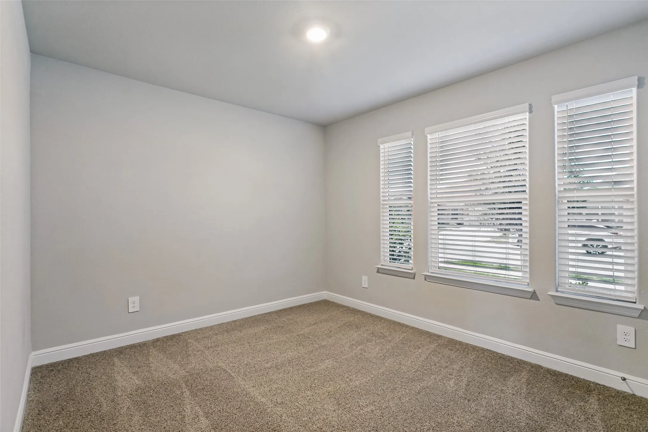 Single Family Residence For Rent in Johnson County , 1608 Central Park Drive, Alvarado, Texas 76009, 4 Bedroom, 2 Bathroom, 2 Garage spaces, 2,617 Sqft, built in 2023, mls#21377492, Real Estate Agent in Alvarado, Homes For Rent in Johnson county, Homes For Rent in Alvarado, Realtor in Alvarado Texas, Real Estate Brokerage Independent Realty Texas, Luminita Cordes Realtor